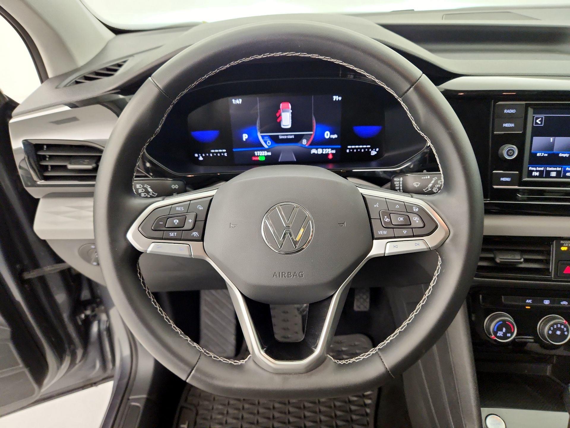 Thumbnail: 2023 Volkswagen Taos - 10