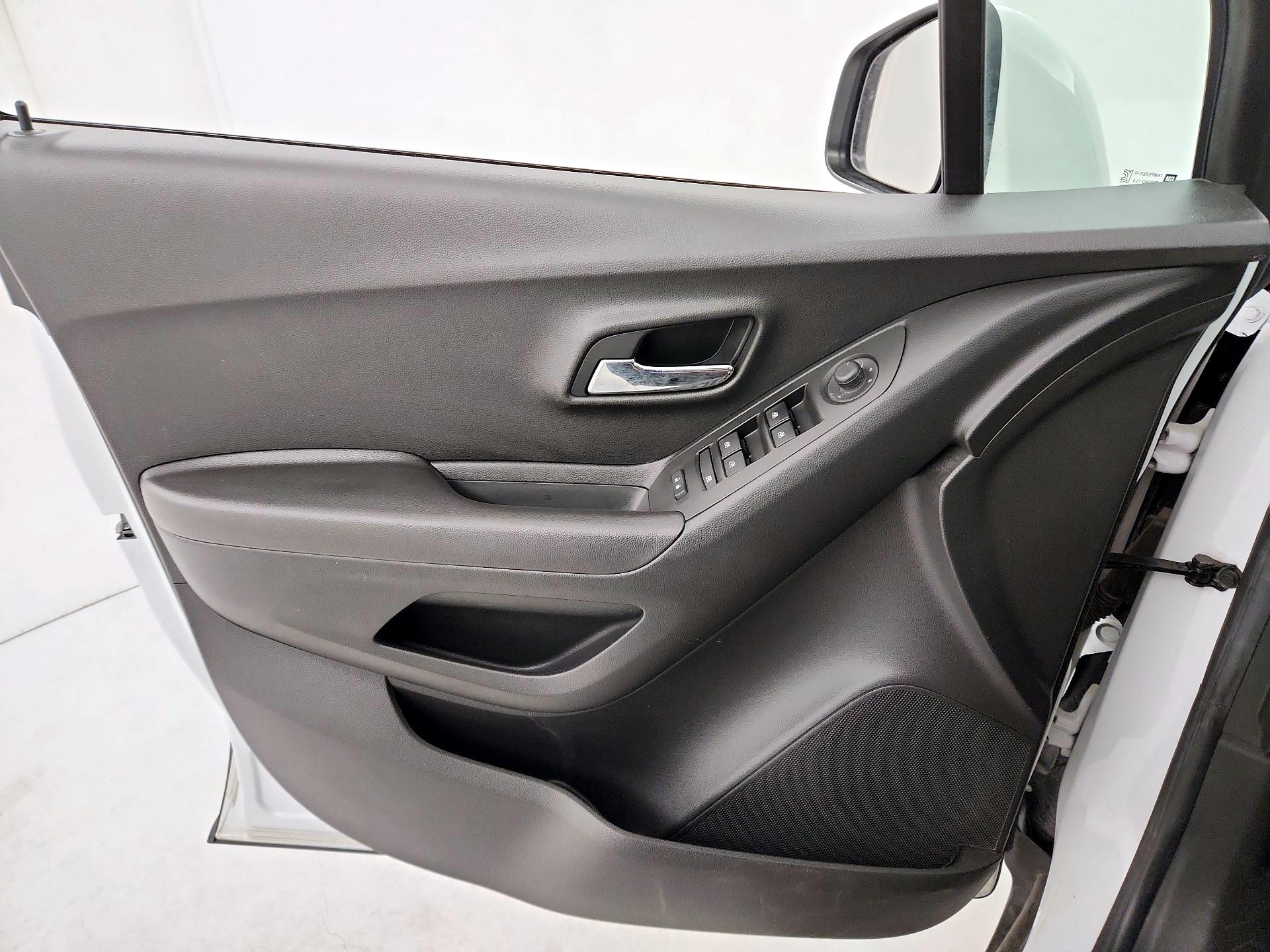 Thumbnail: 2019 Chevrolet Trax - 12