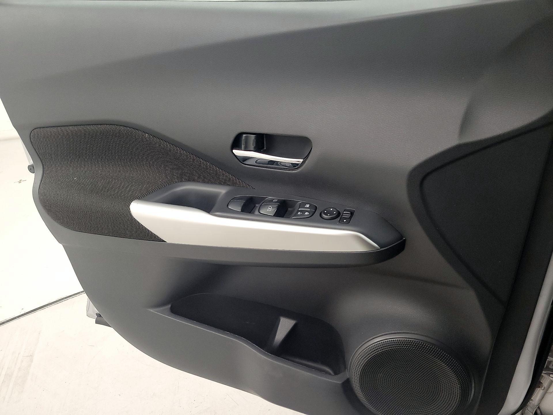 Thumbnail: 2019 Nissan Kicks - 12
