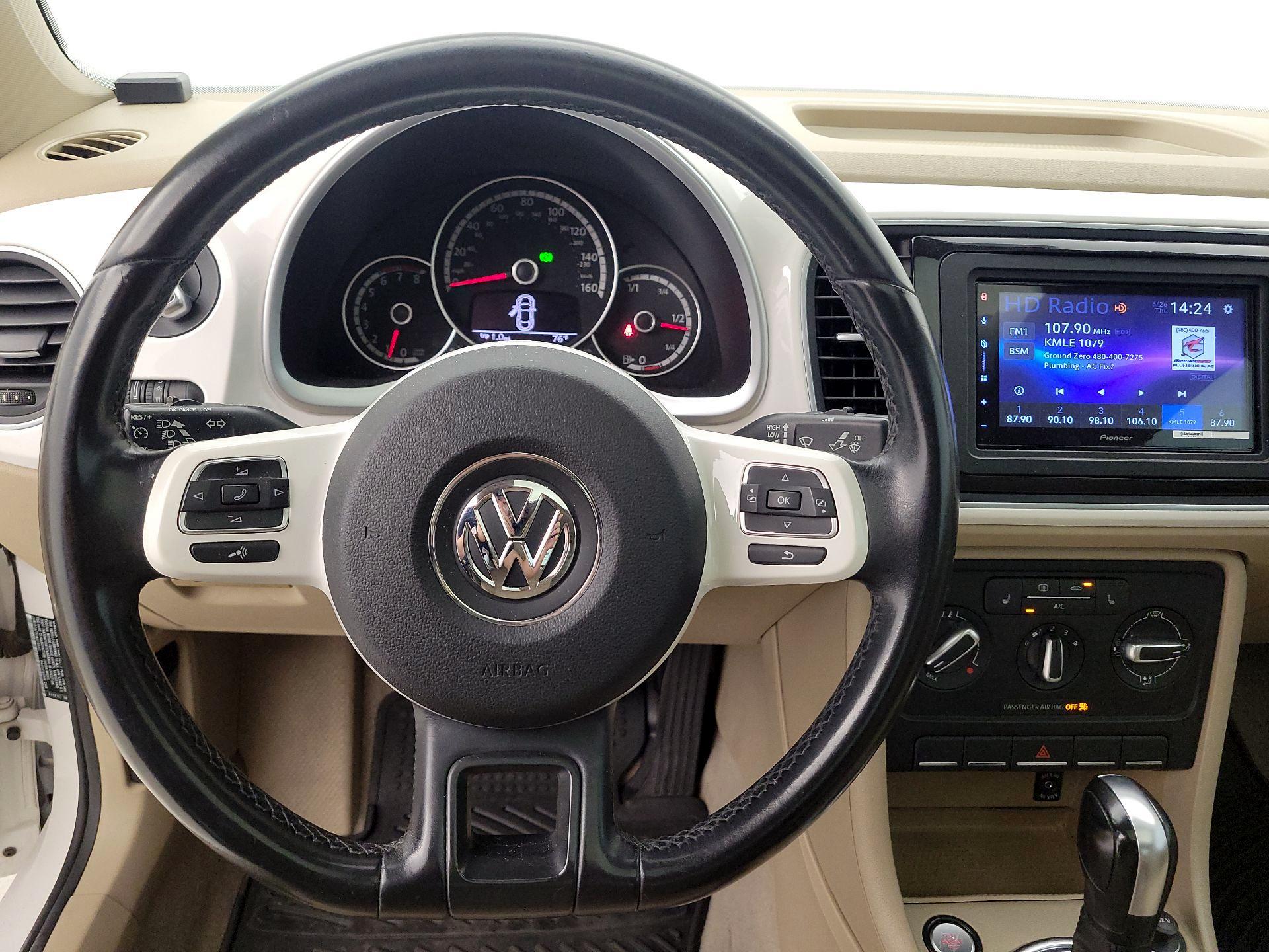 Thumbnail: 2014 Volkswagen Beetle - 10
