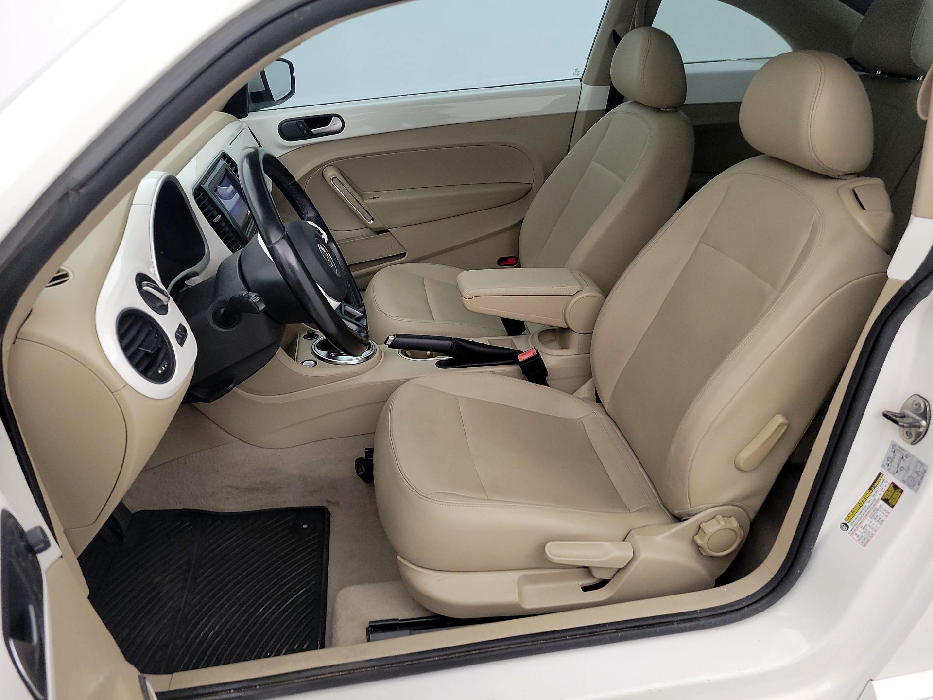 Thumbnail: 2014 Volkswagen Beetle - 11
