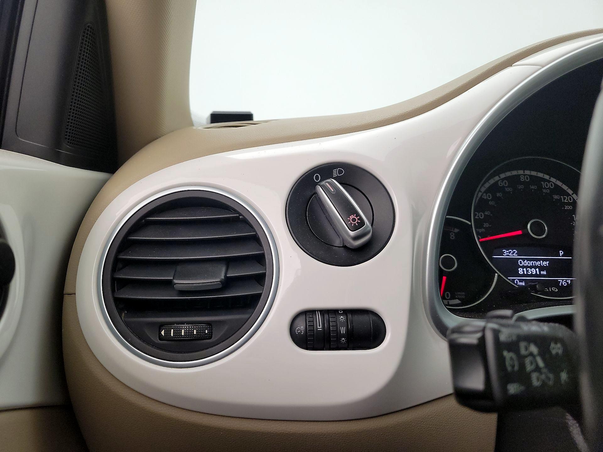 Thumbnail: 2014 Volkswagen Beetle - 13