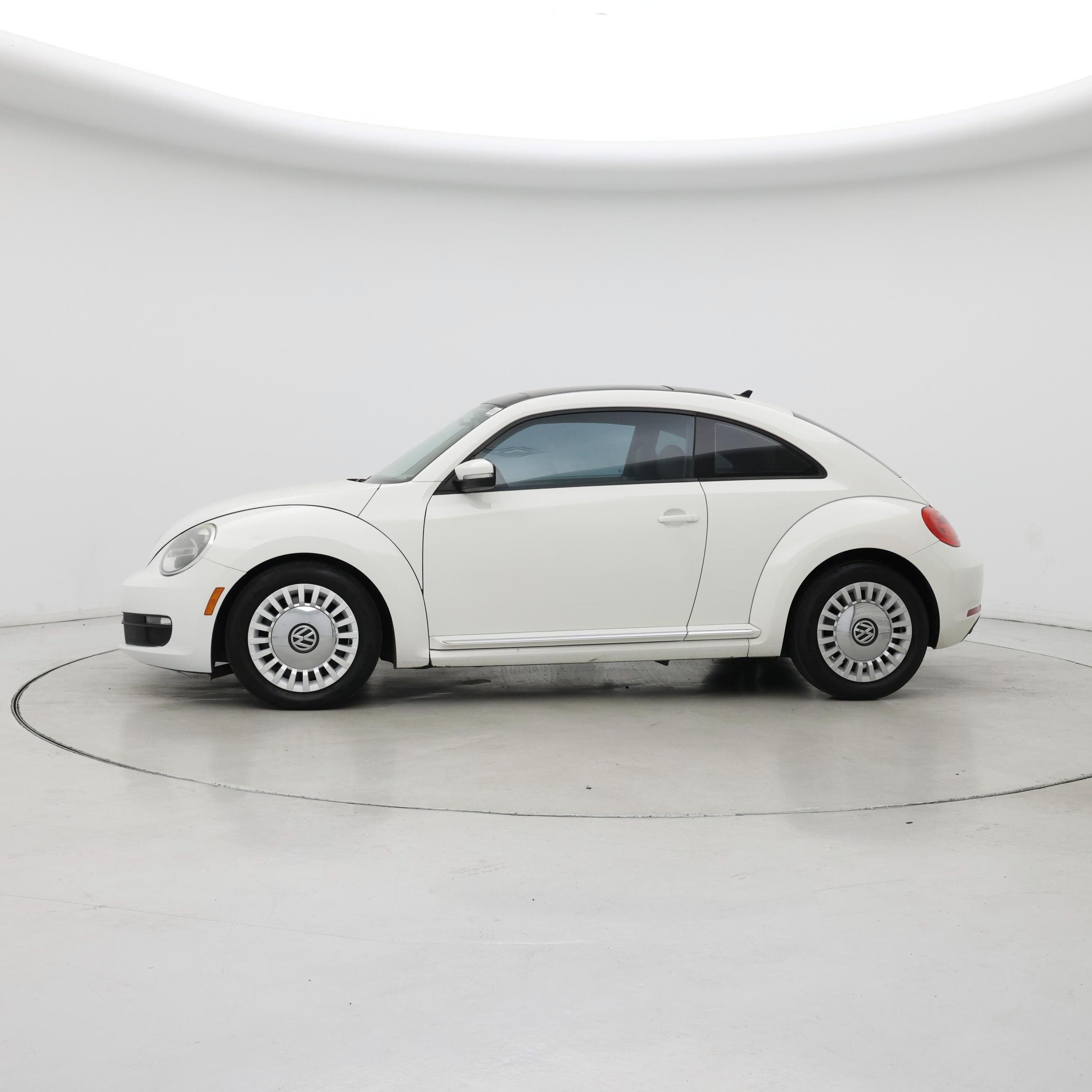 Thumbnail: 2014 Volkswagen Beetle - 3