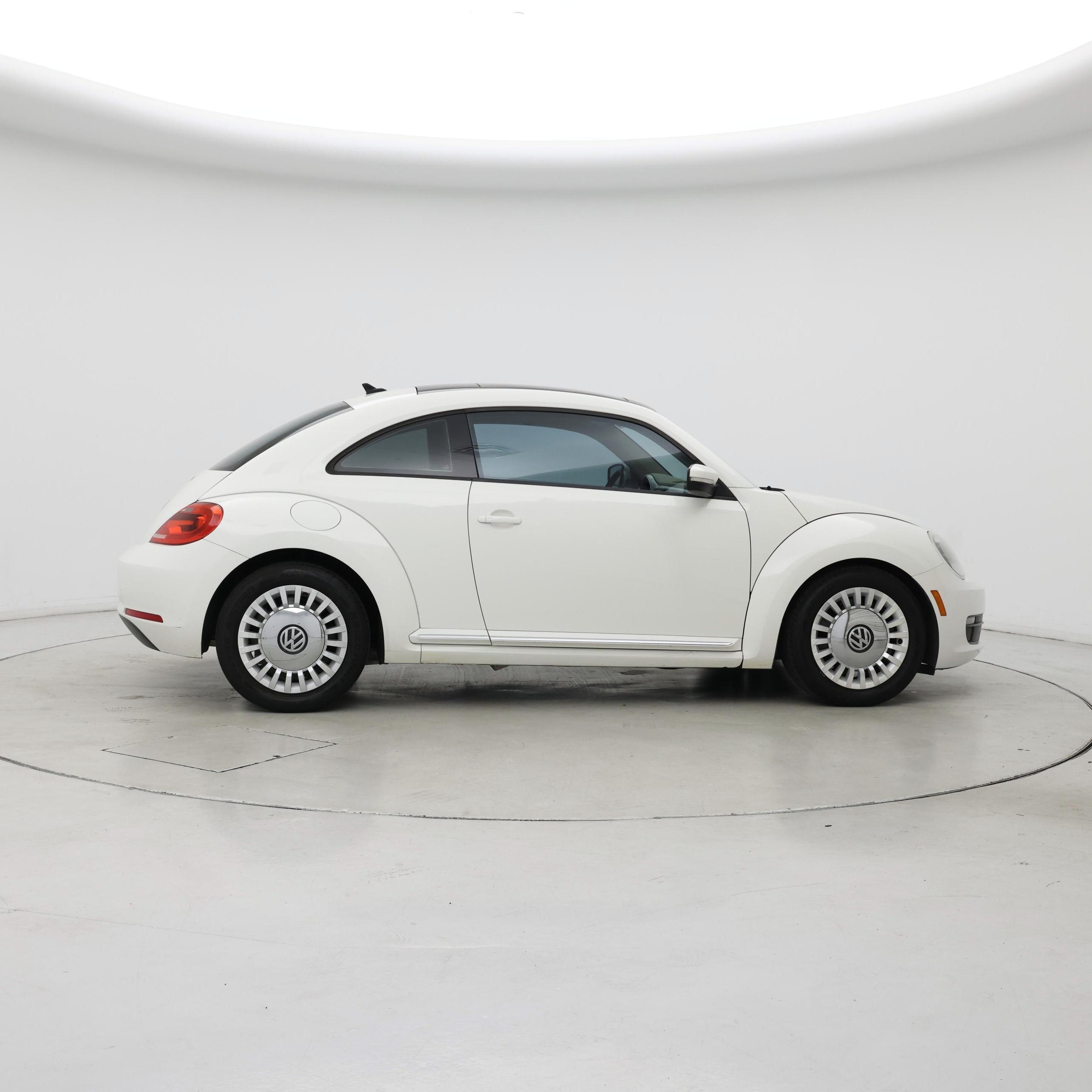 Thumbnail: 2014 Volkswagen Beetle - 7