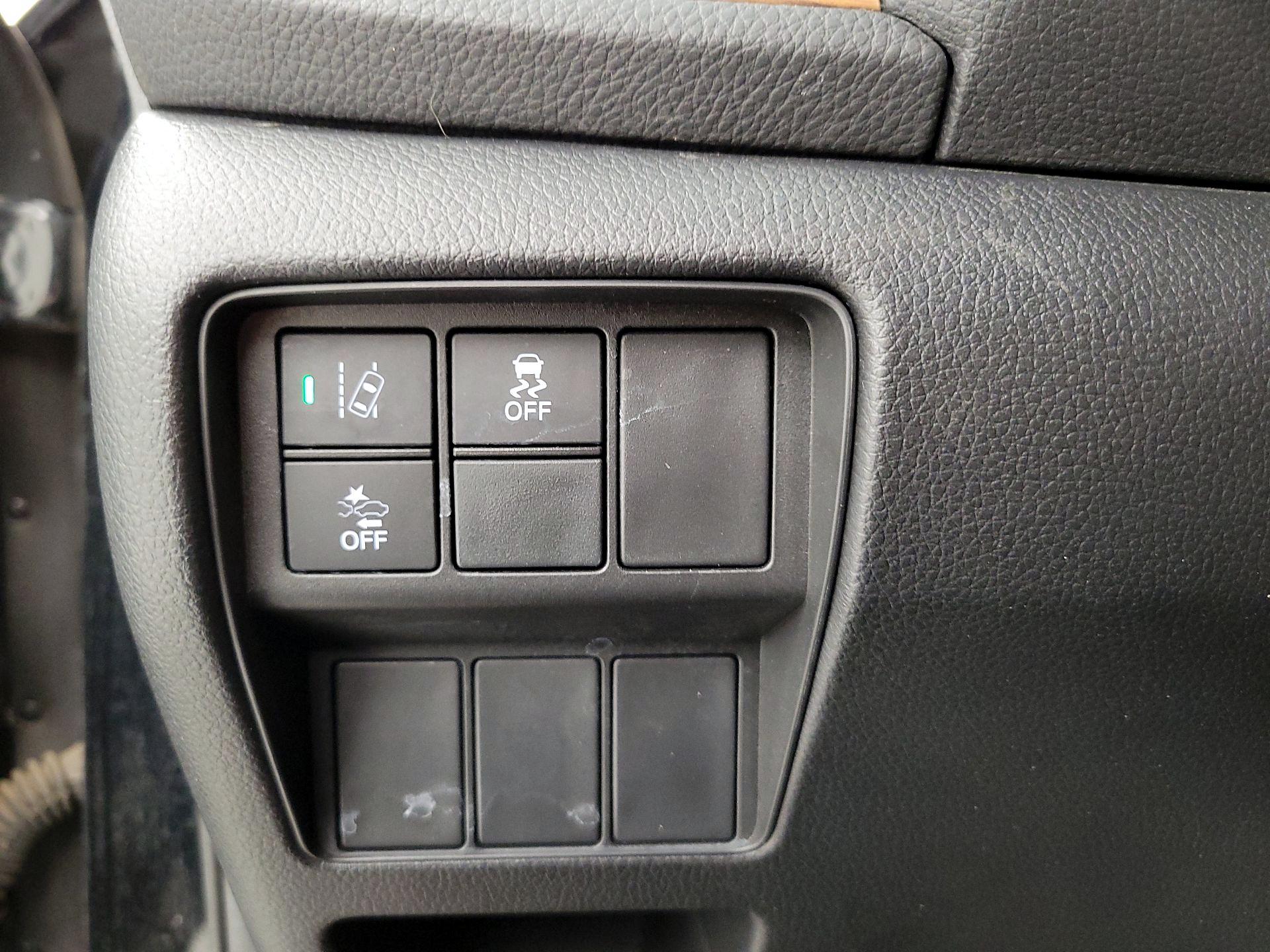 Thumbnail: 2018 Honda CR-V - 13