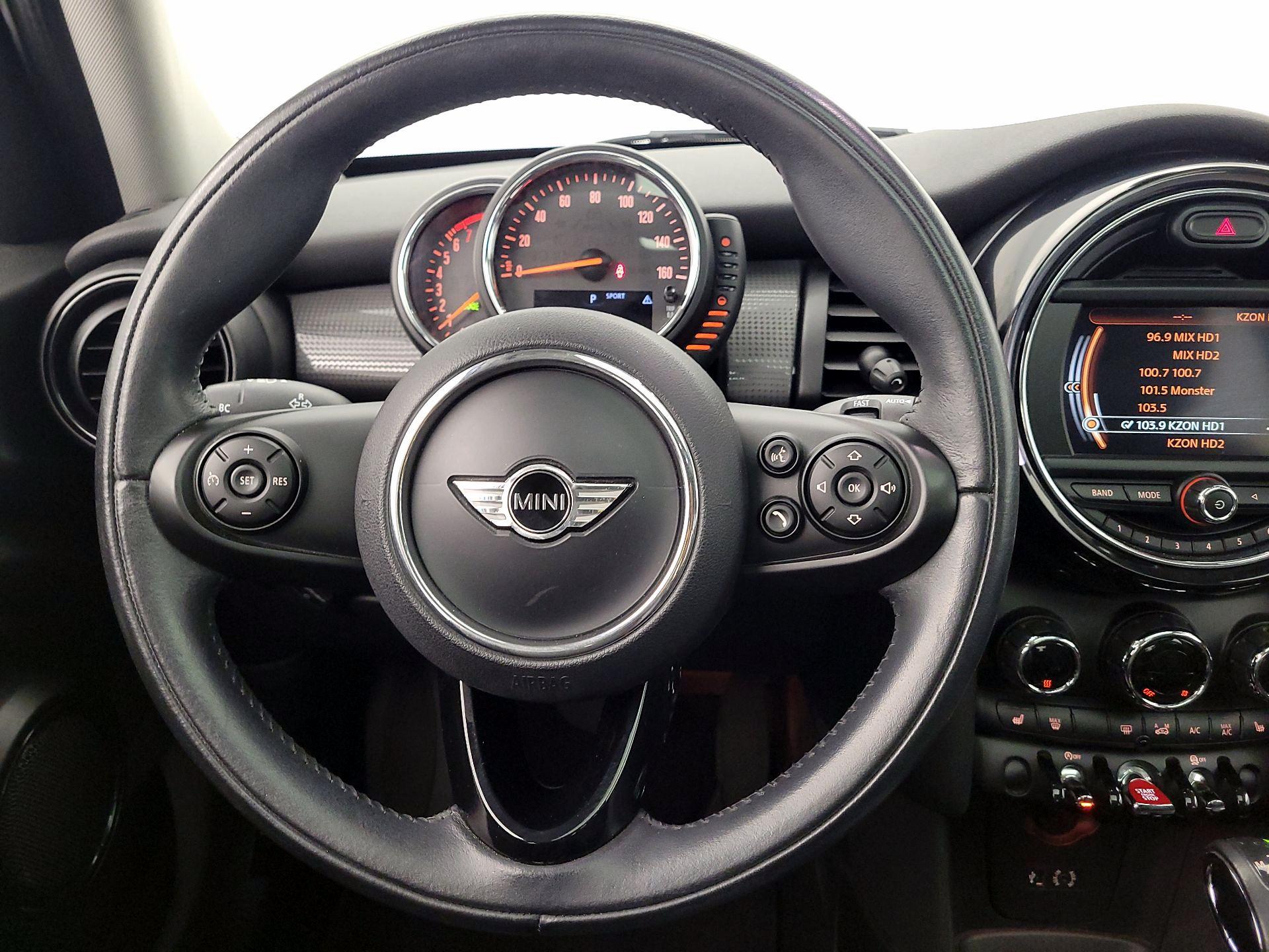 Thumbnail: 2015 MINI Cooper Hardtop - 10