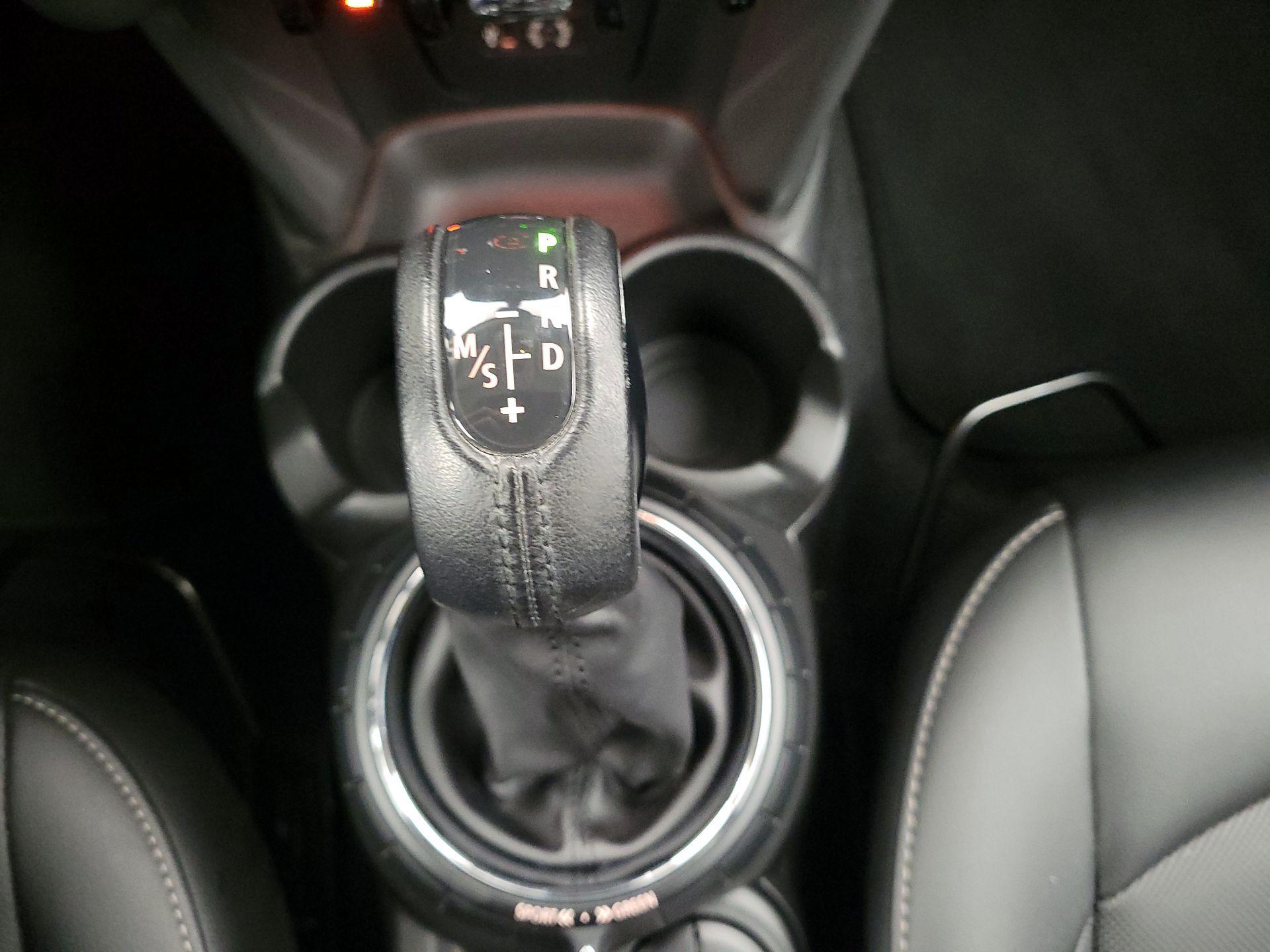 Thumbnail: 2015 MINI Cooper Hardtop - 16