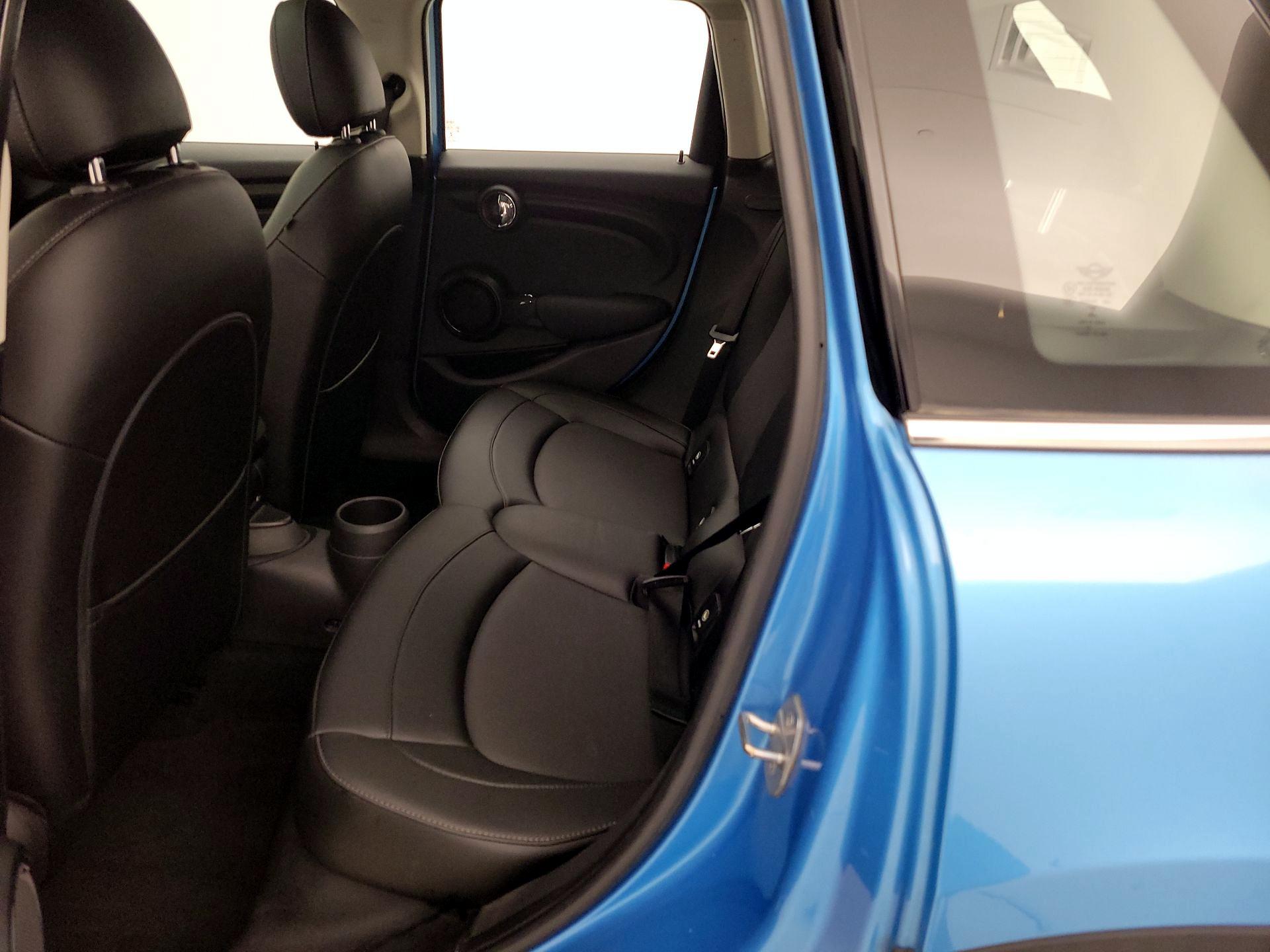 Thumbnail: 2015 MINI Cooper Hardtop - 19