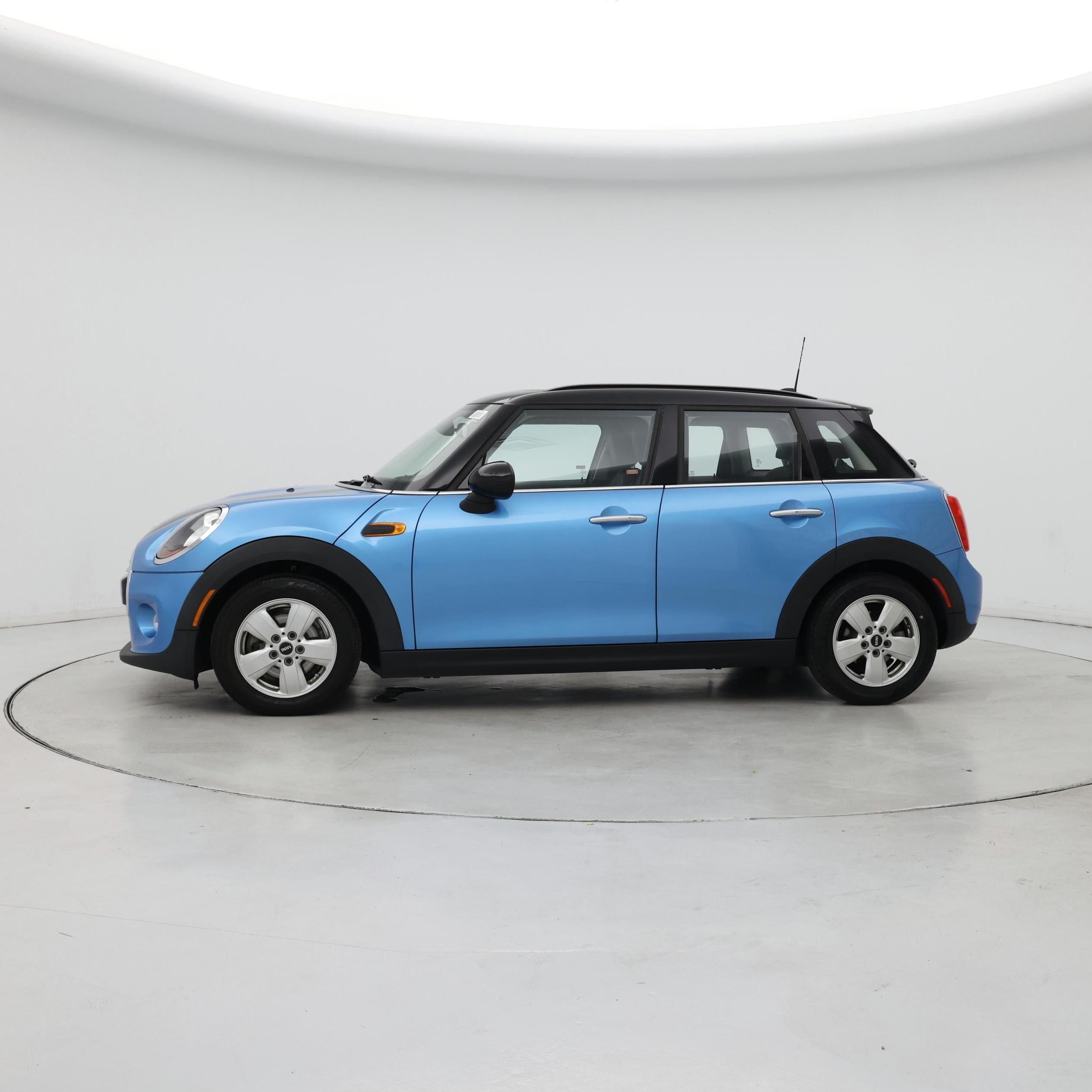 Thumbnail: 2015 MINI Cooper Hardtop - 3