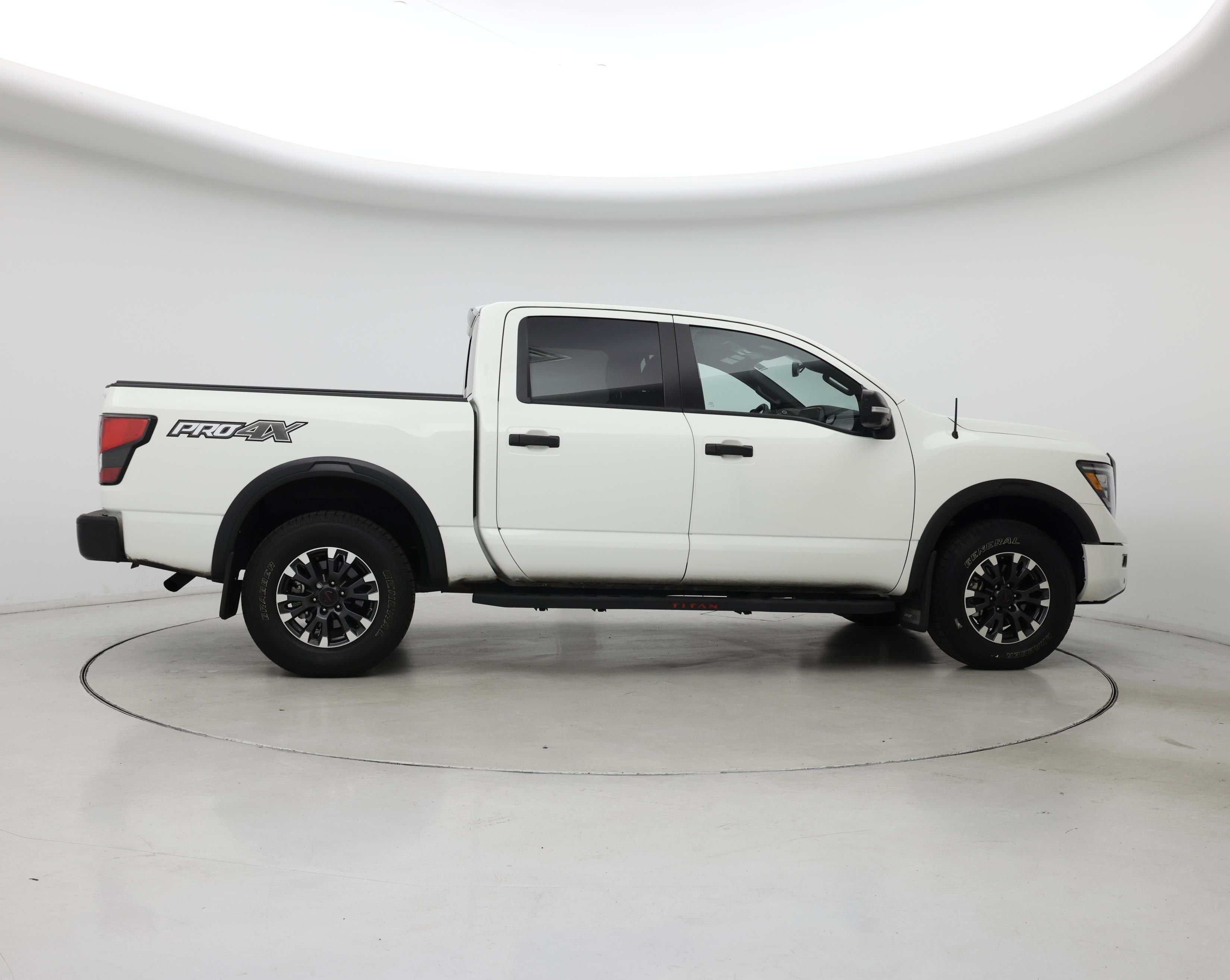Thumbnail: 2021 Nissan Titan - 7