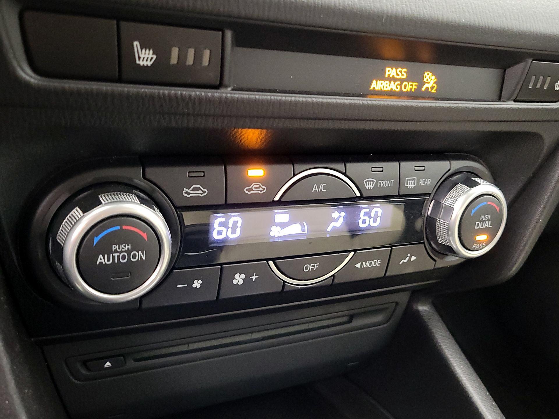 Thumbnail: 2015 Mazda Mazda3 - 17