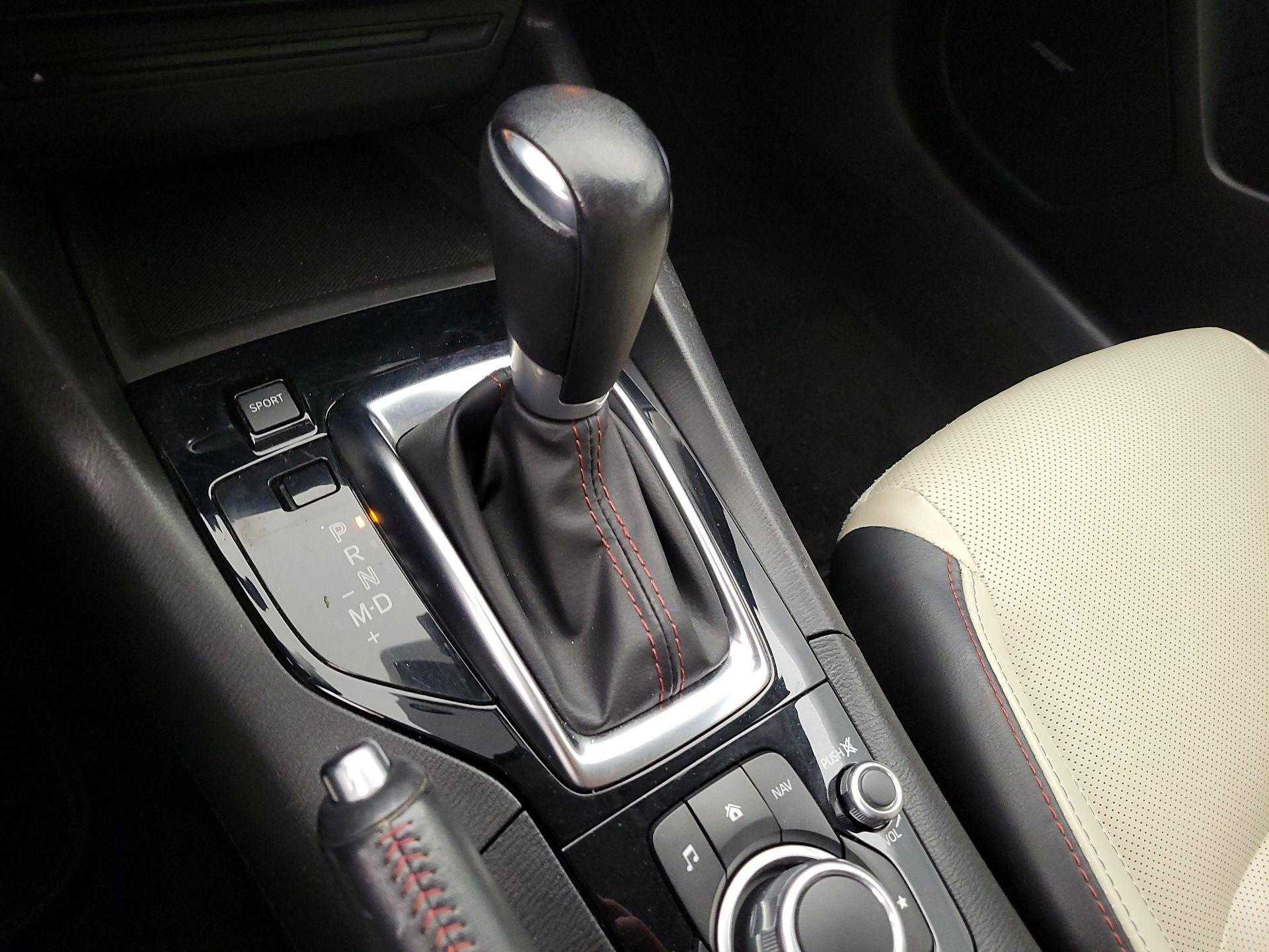 Thumbnail: 2015 Mazda Mazda3 - 18