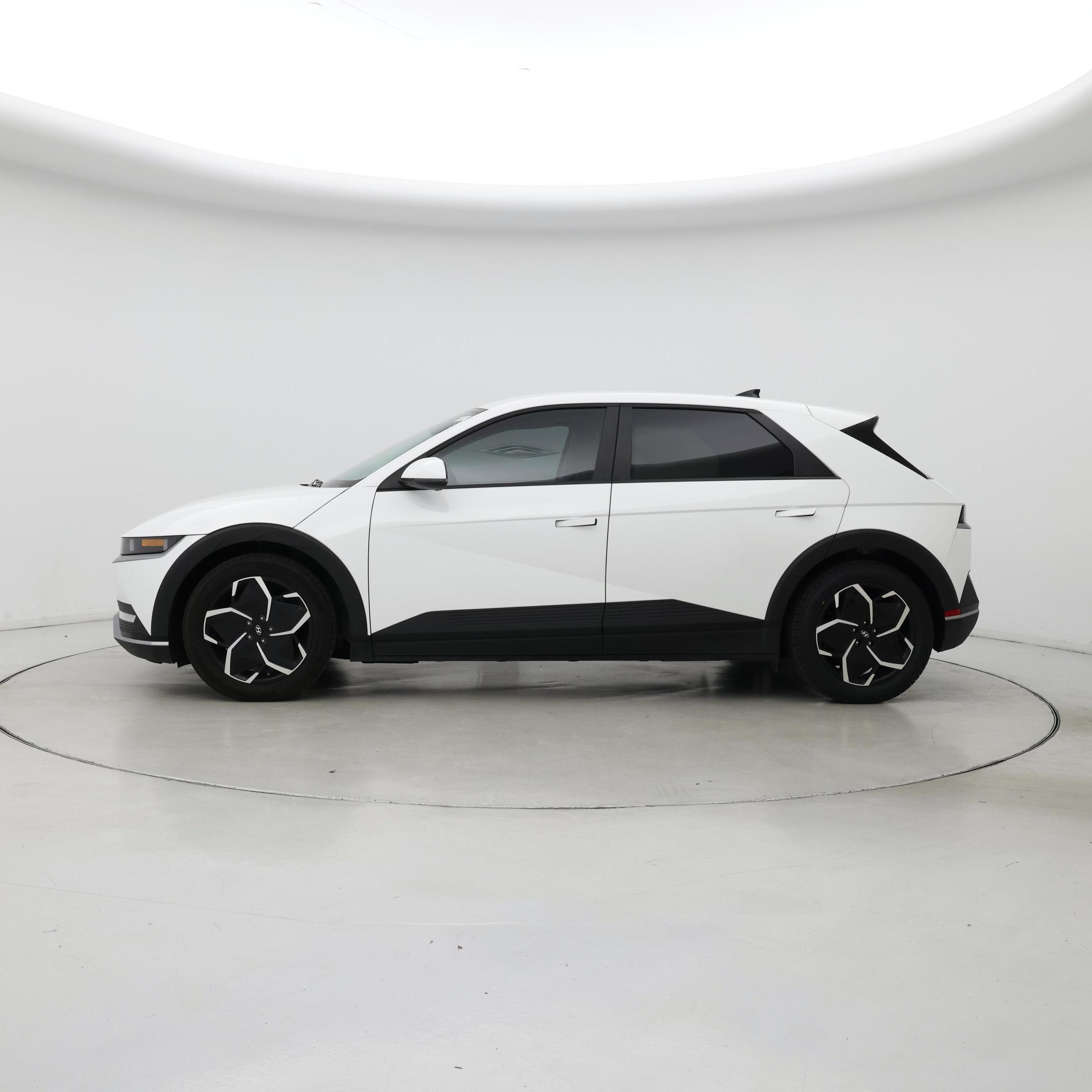 Thumbnail: 2023 Hyundai Ioniq 5 - 3