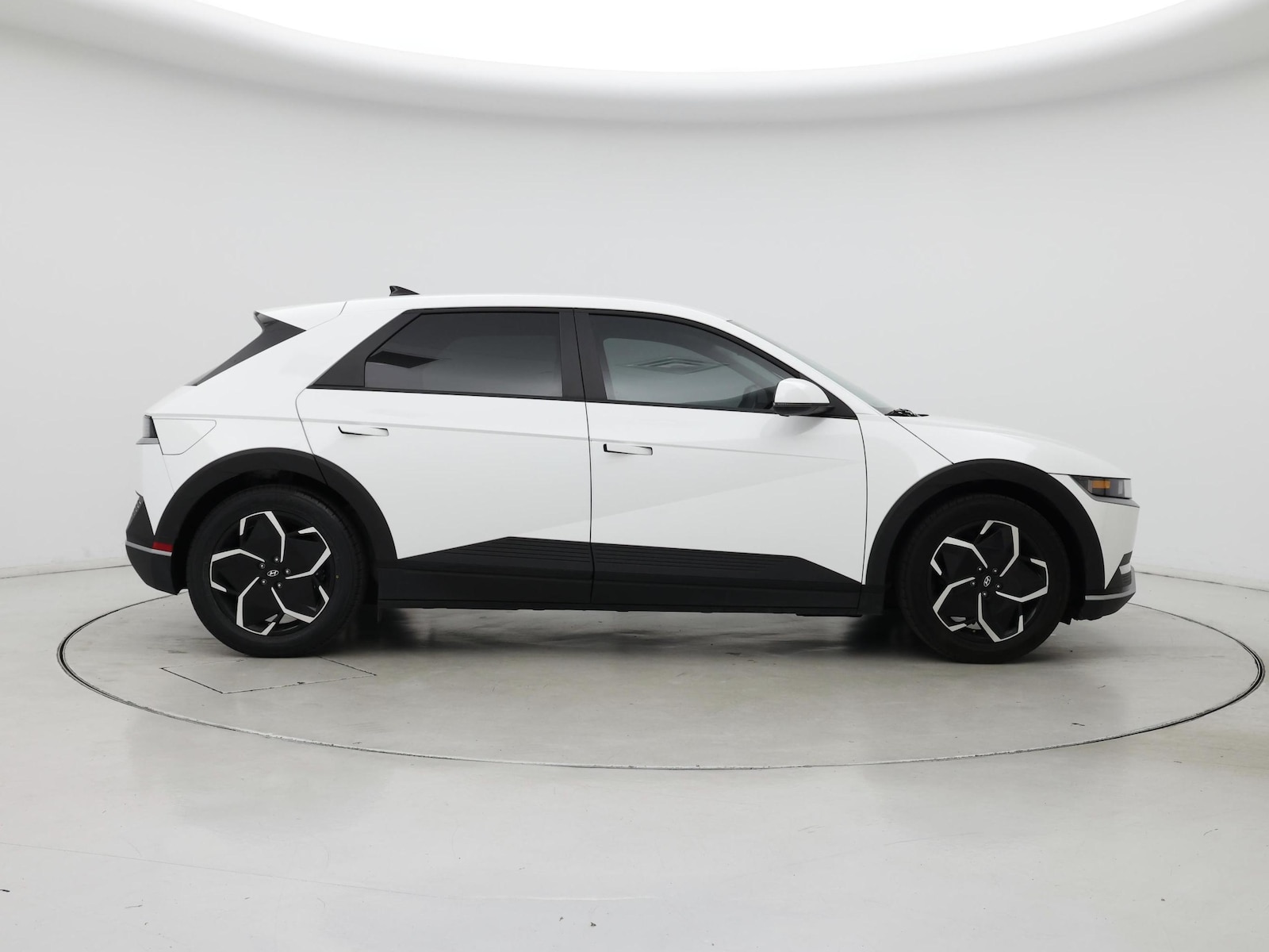 Image 8 of 2023 Hyundai Ioniq 5 SE Standard Range