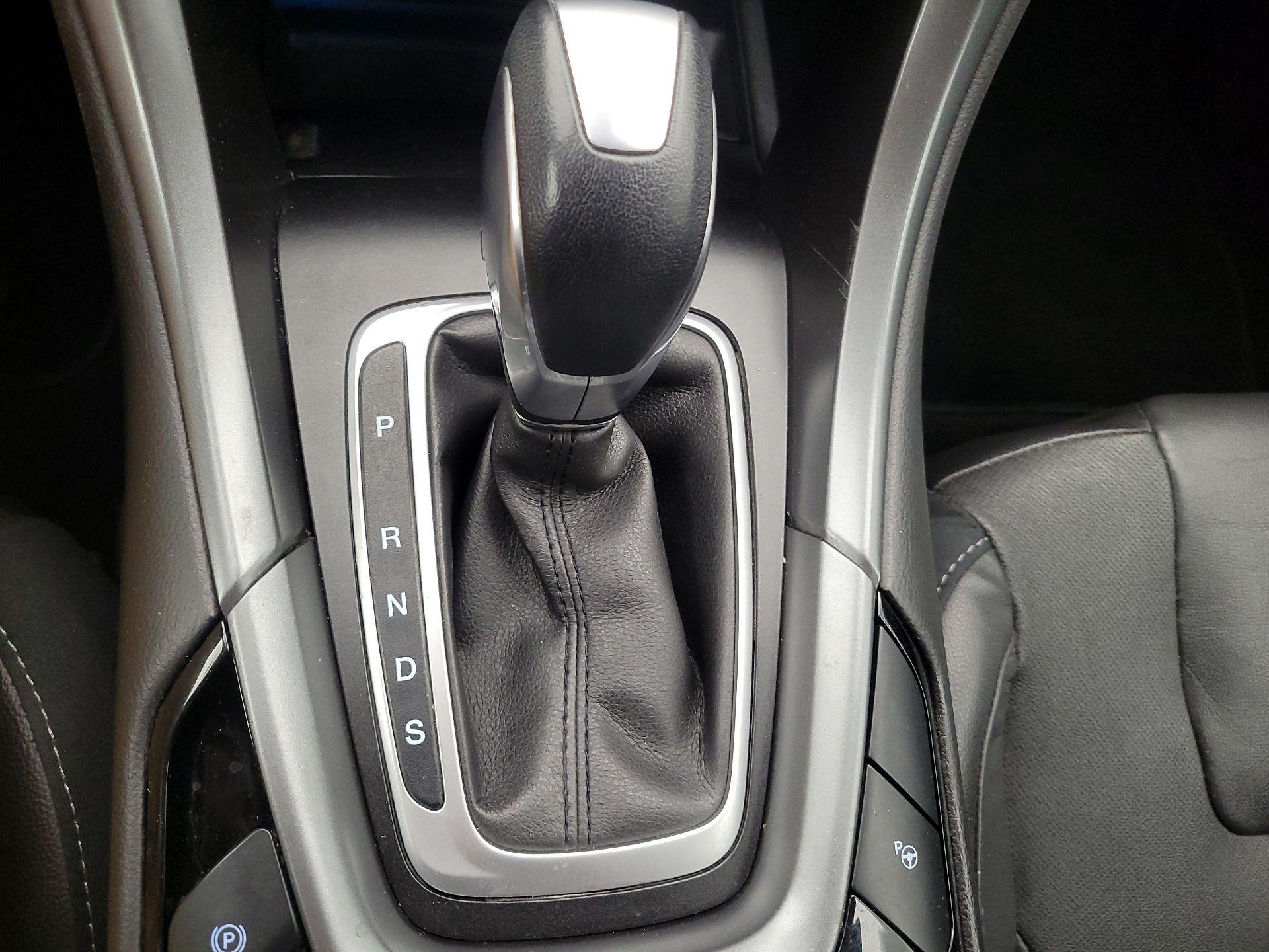 Thumbnail: 2013 Ford Fusion - 18