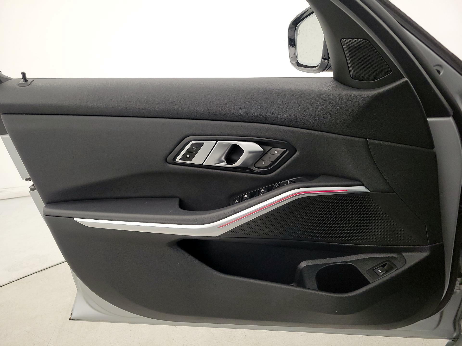 Thumbnail: 2021 BMW 3 Series - 12