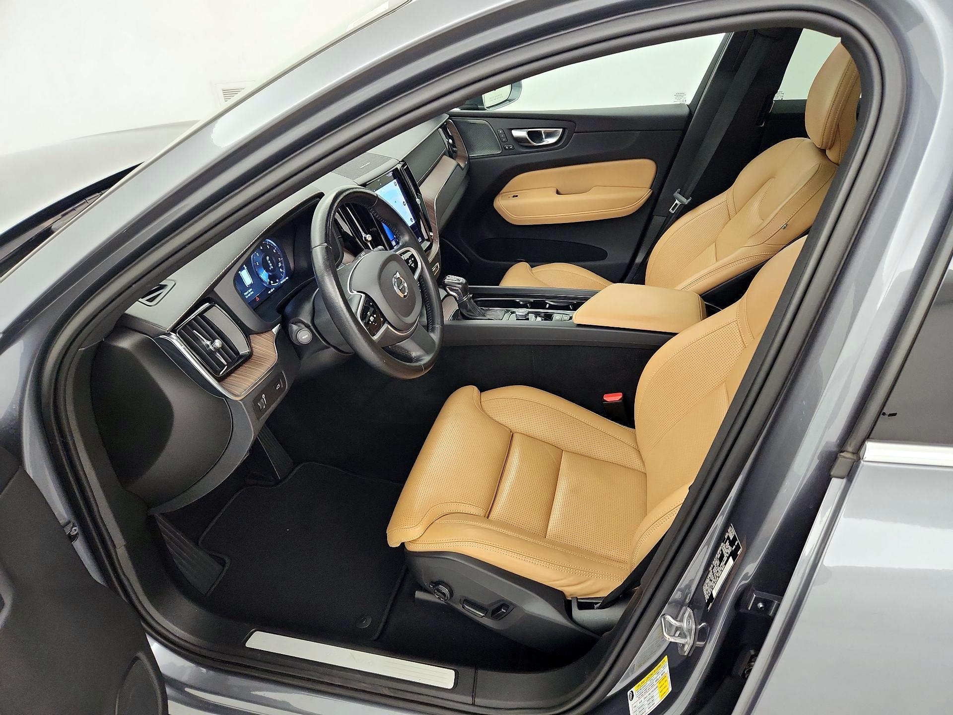 Thumbnail: 2021 Volvo XC60 - 11