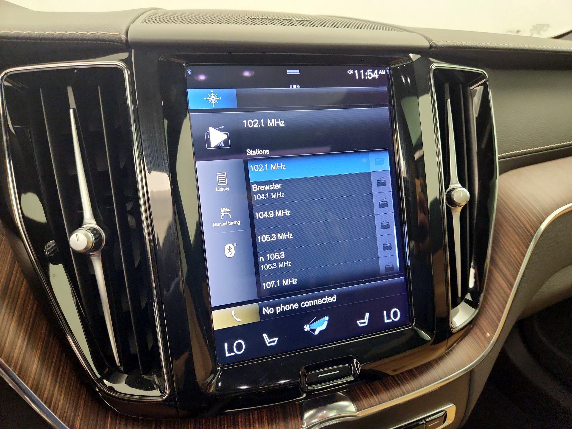 Thumbnail: 2021 Volvo XC60 - 16