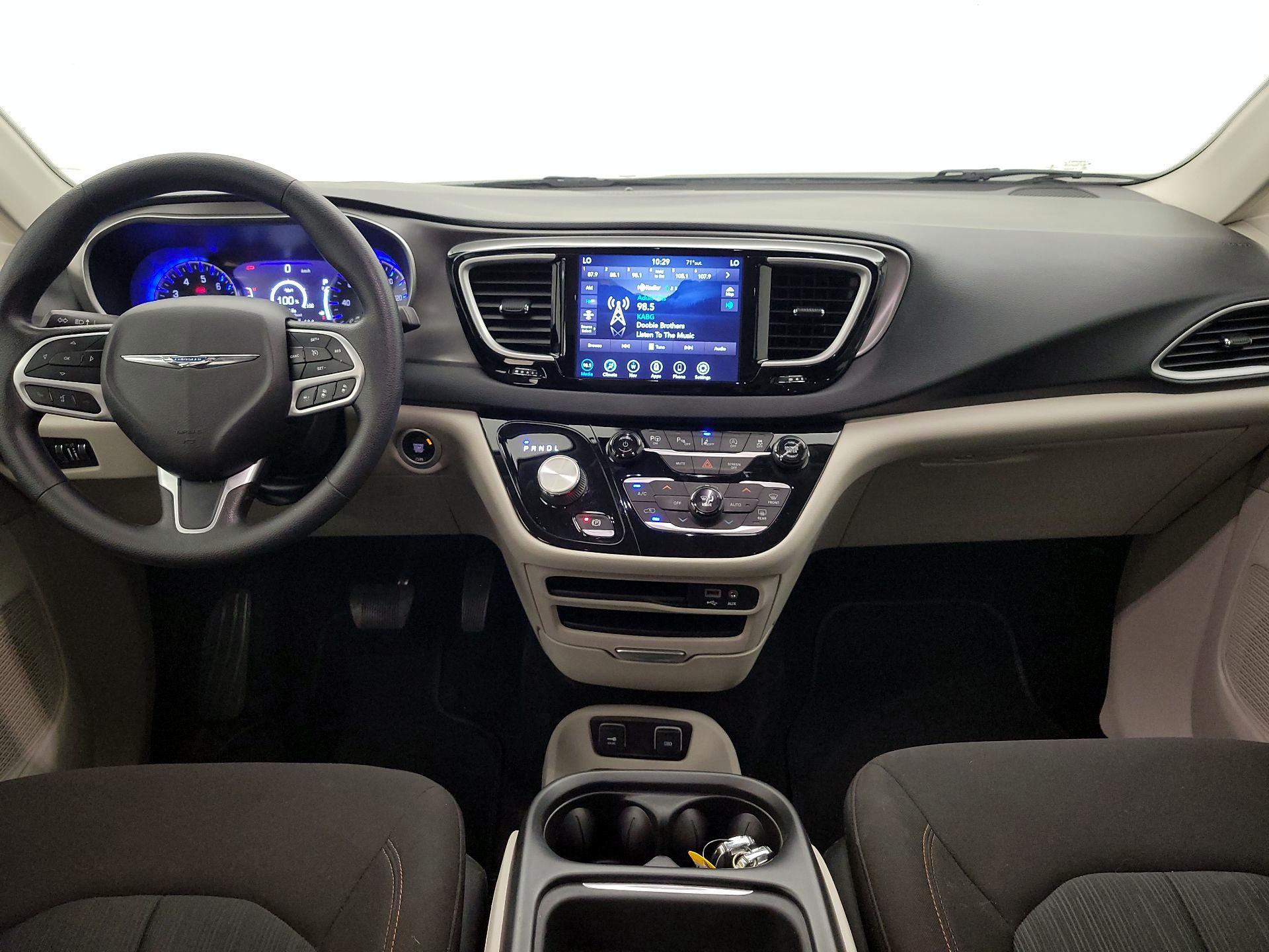 Thumbnail: 2020 Chrysler Pacifica - 9
