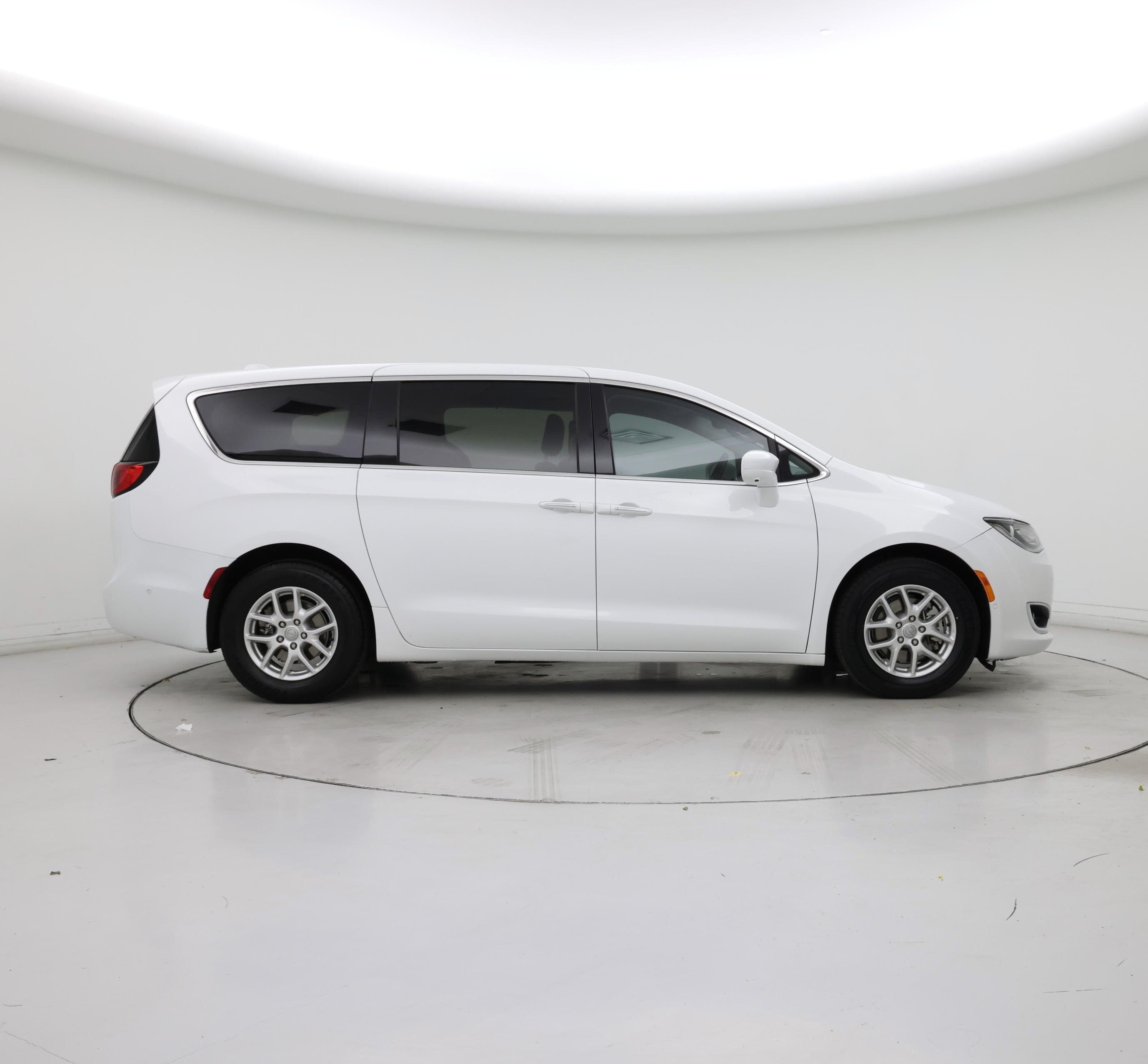 Thumbnail: 2020 Chrysler Pacifica - 7