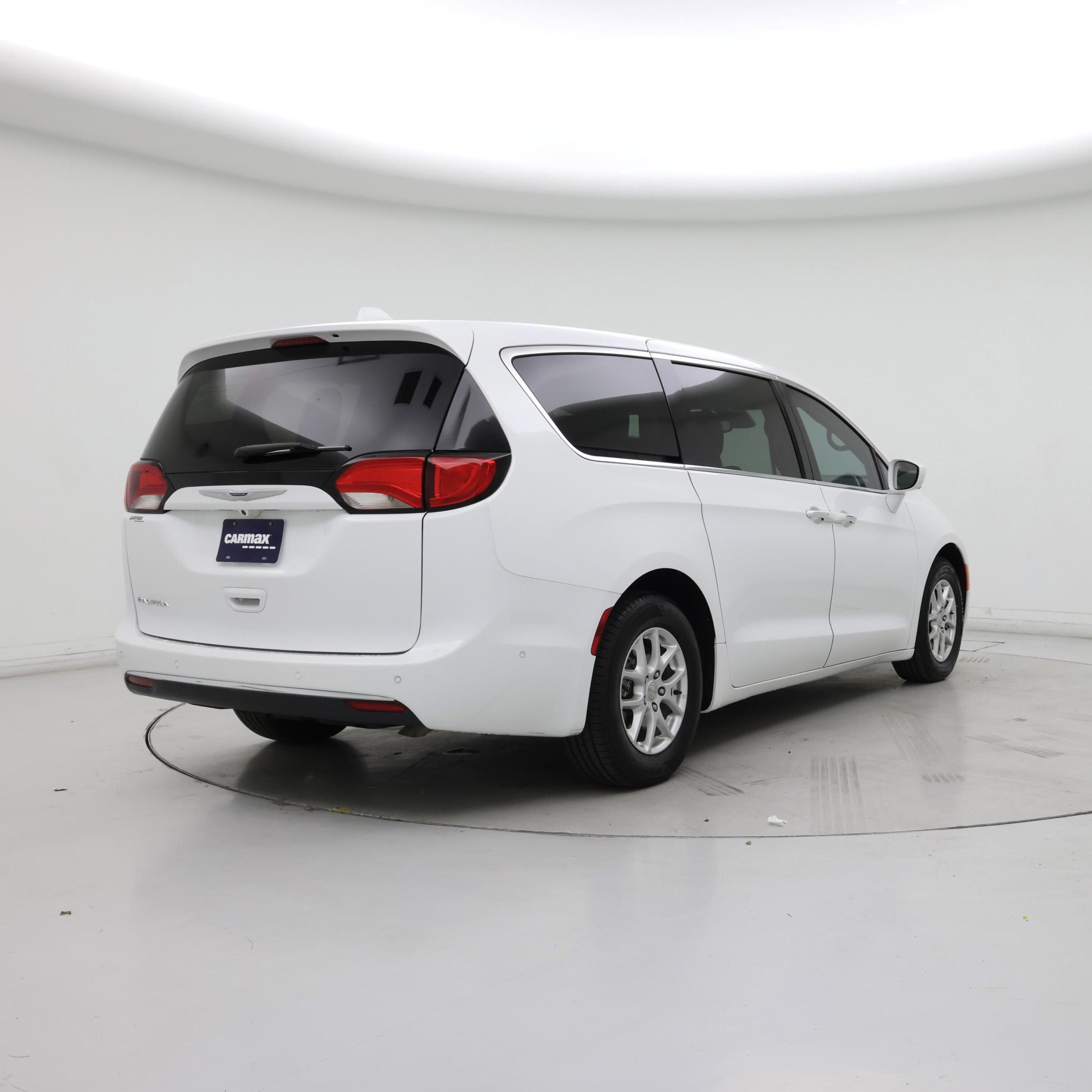 Thumbnail: 2020 Chrysler Pacifica - 8