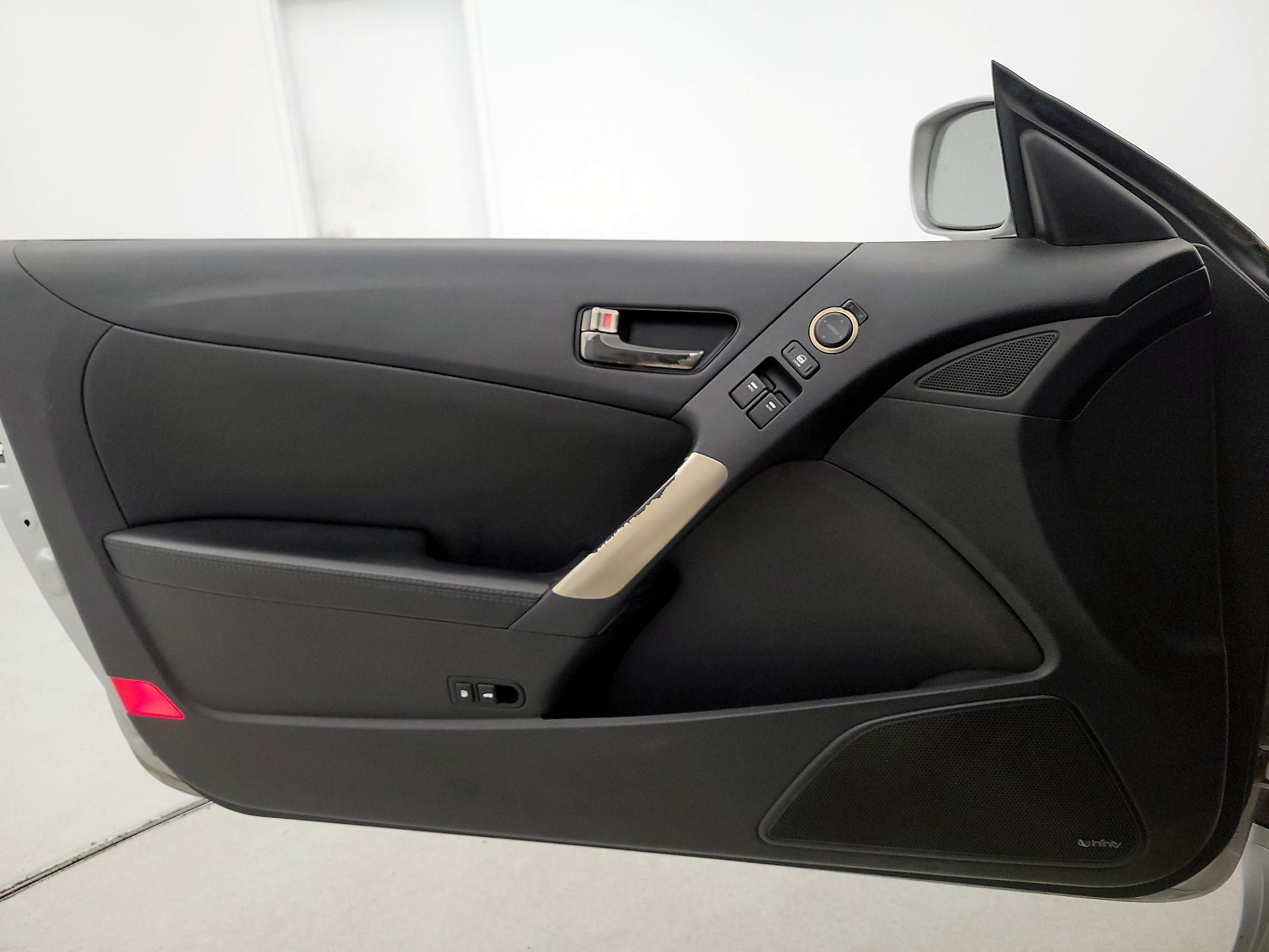 Thumbnail: 2016 Hyundai Genesis - 12
