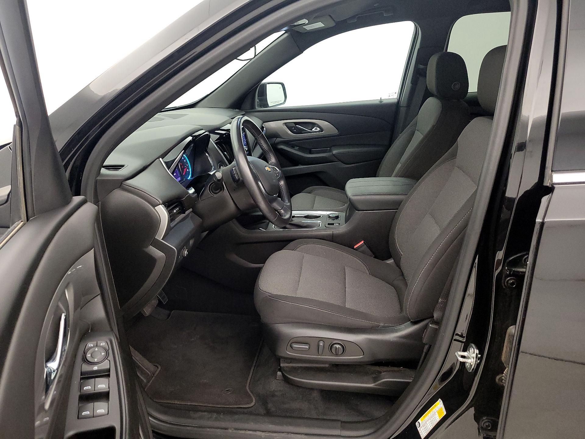 Thumbnail: 2022 Chevrolet Traverse - 11