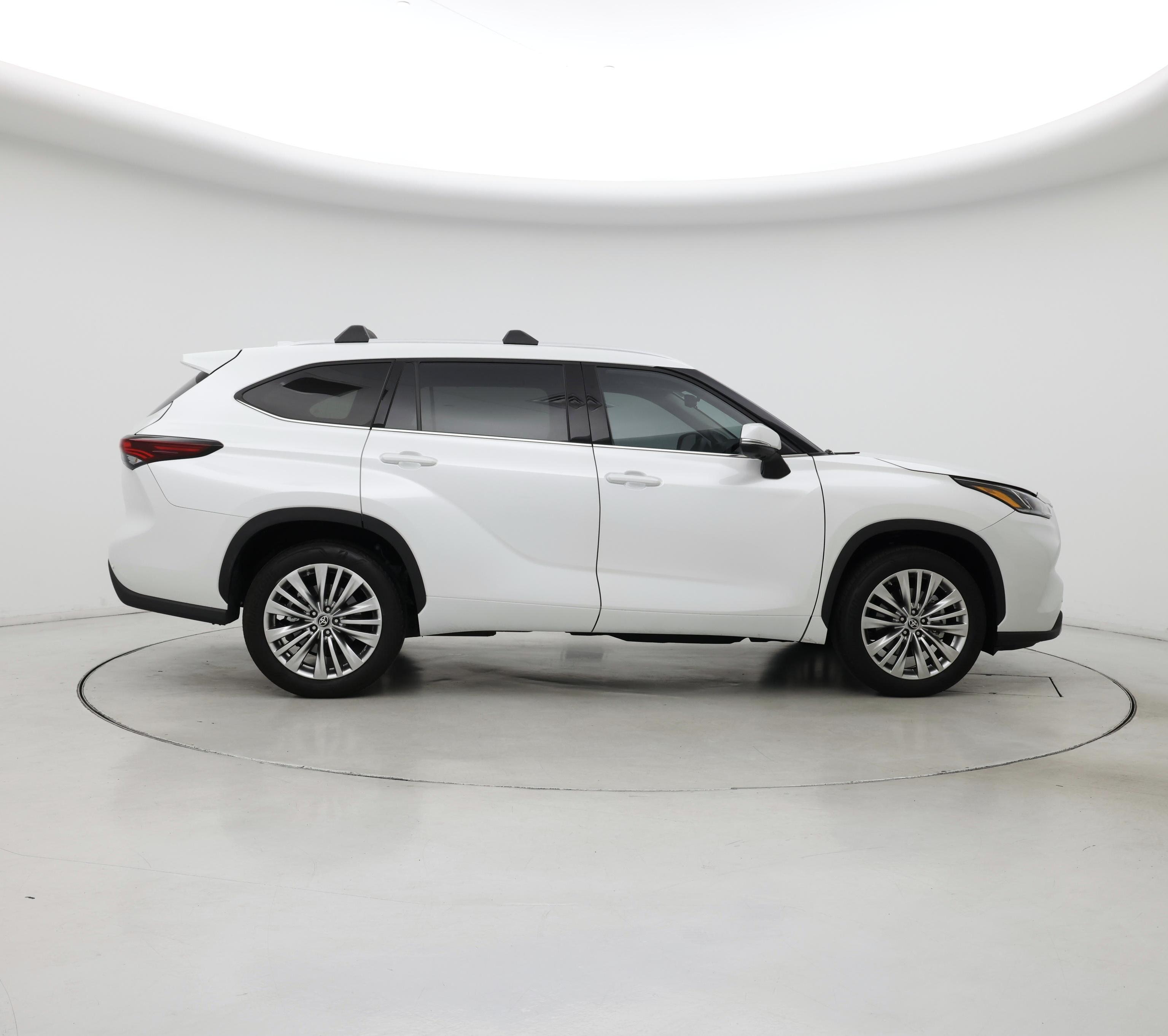 Thumbnail: 2024 Toyota Highlander - 7