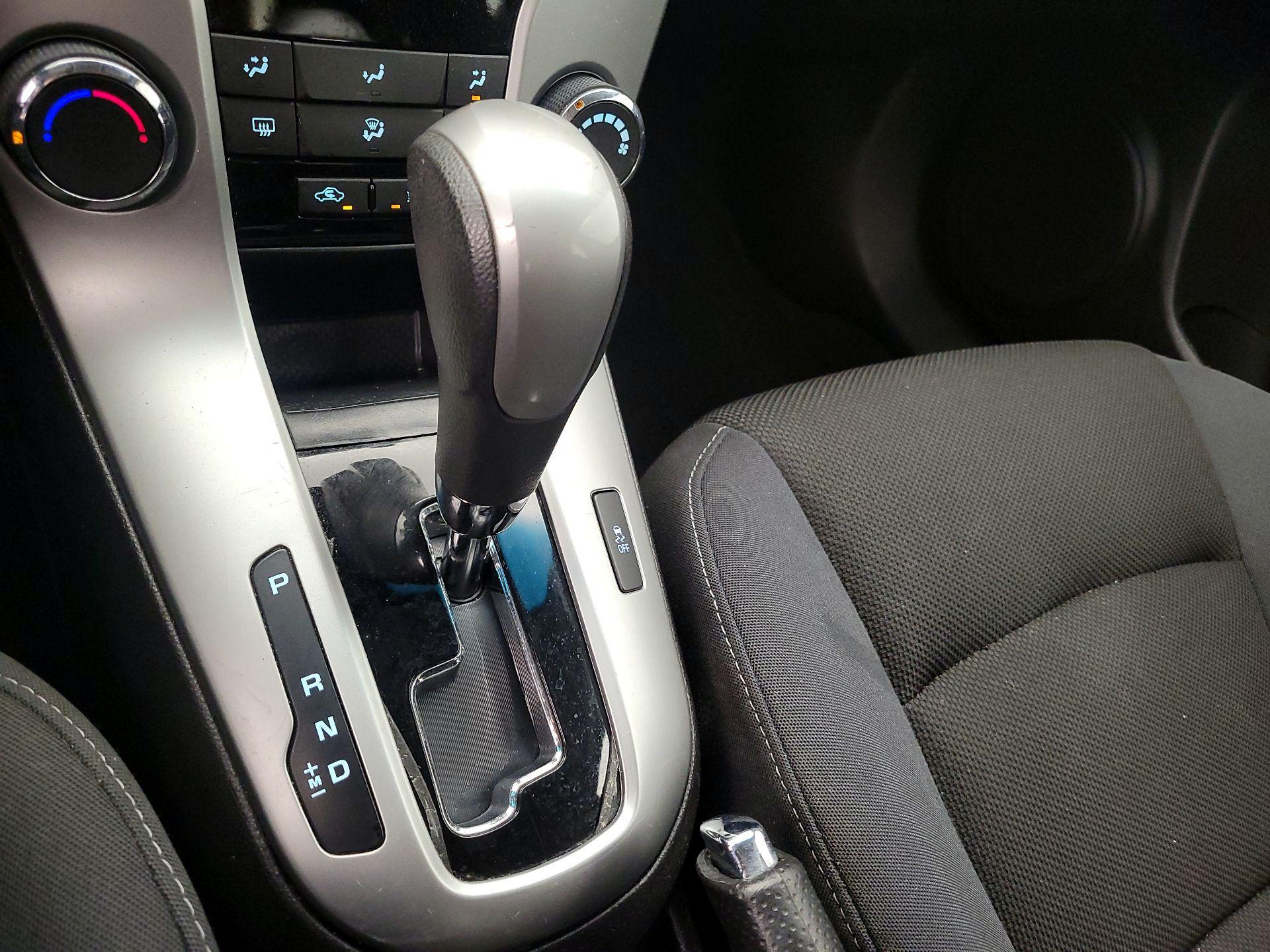 Thumbnail: 2016 Chevrolet Cruze - 17