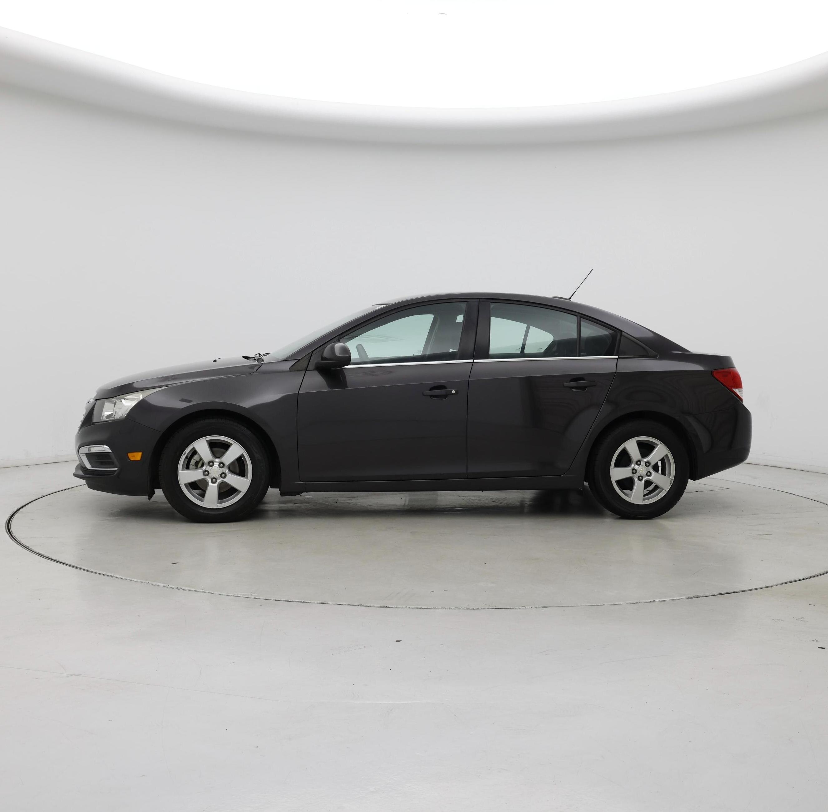 Thumbnail: 2016 Chevrolet Cruze - 3