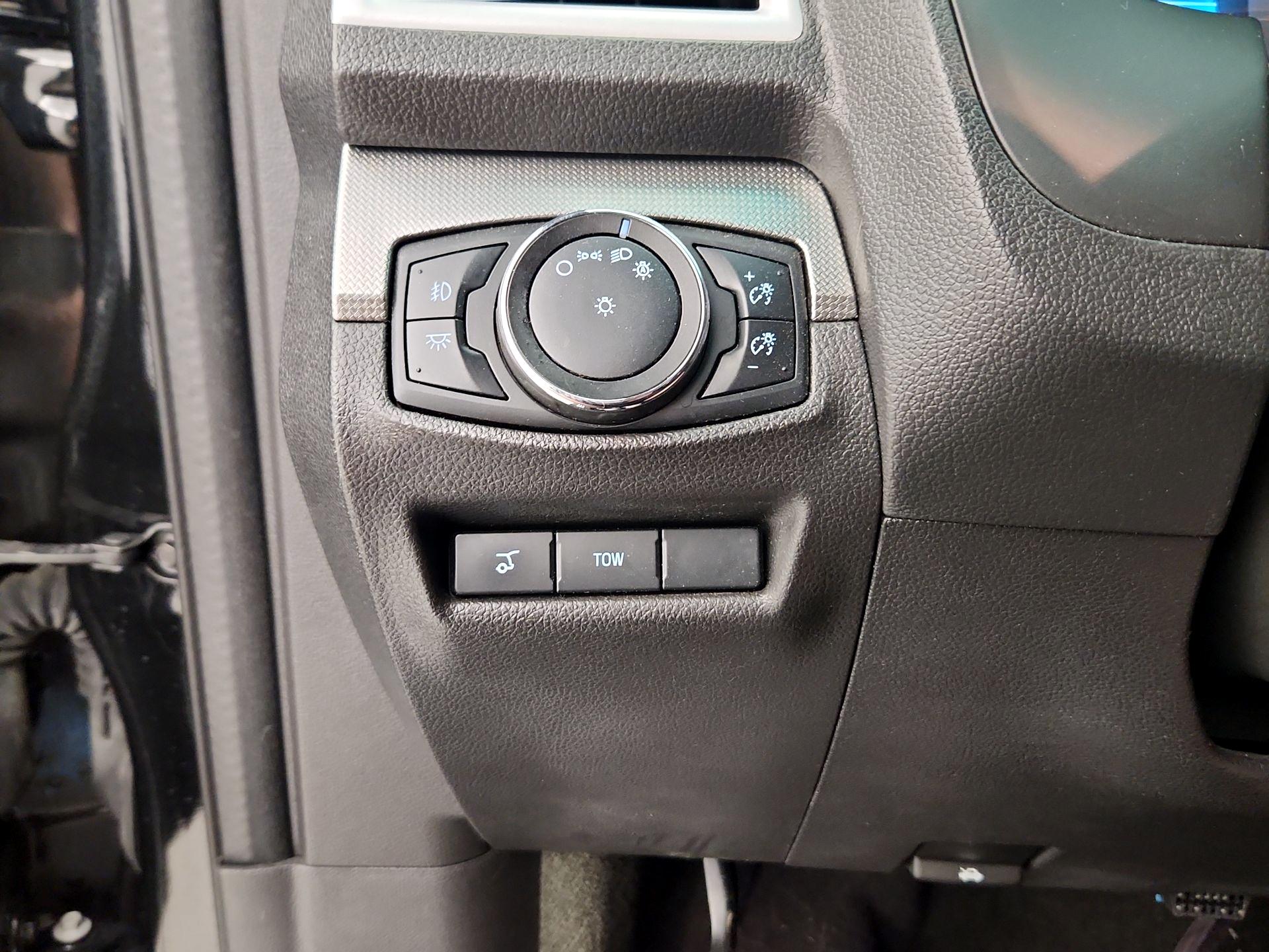 Thumbnail: 2014 Ford Explorer - 13
