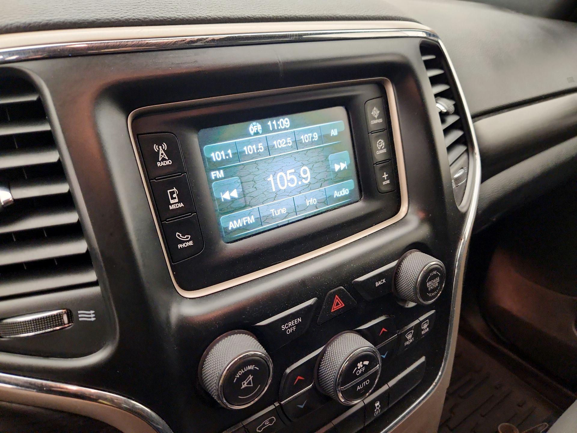 Thumbnail: 2015 Jeep Grand Cherokee - 14
