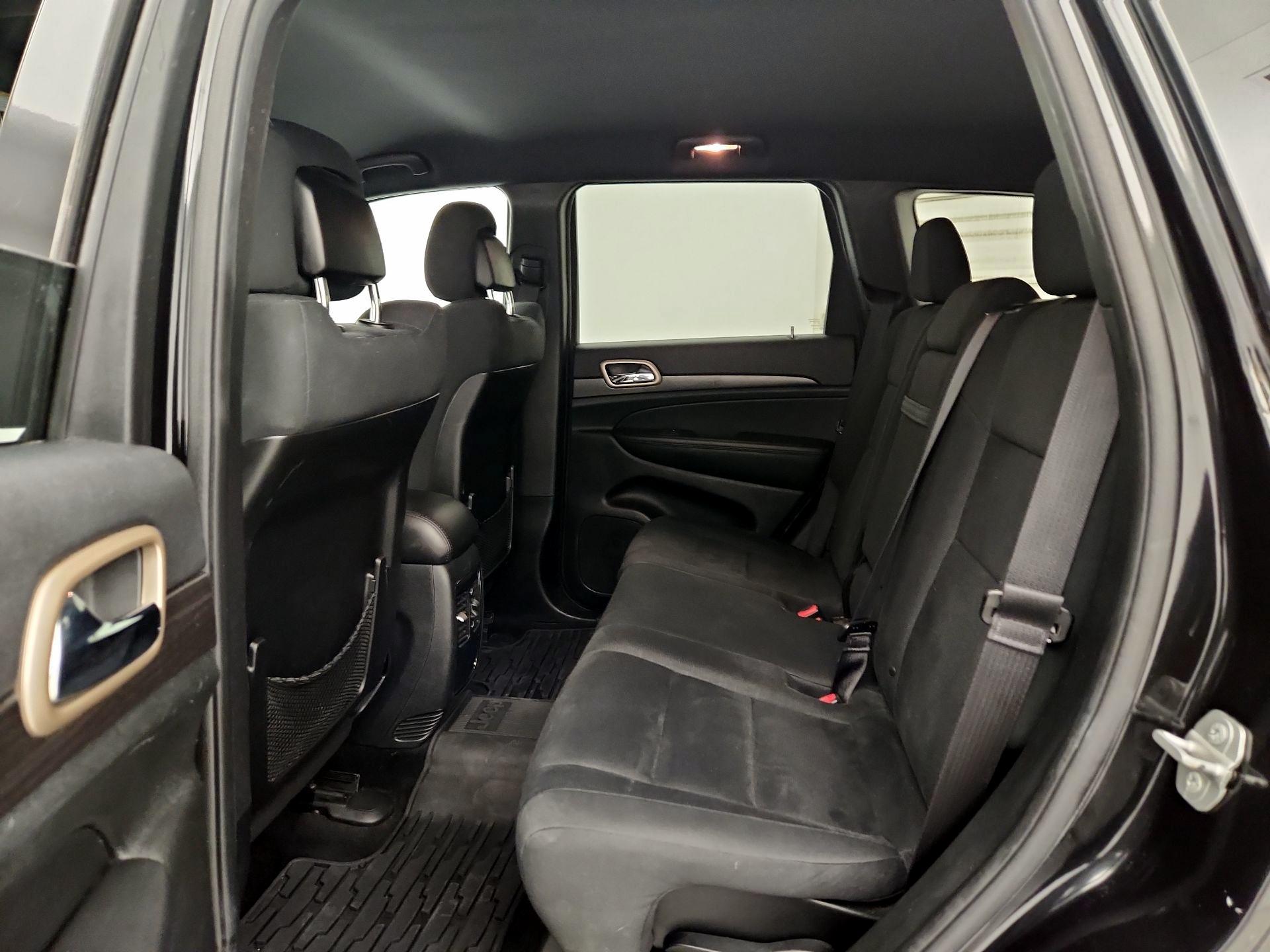Thumbnail: 2015 Jeep Grand Cherokee - 18