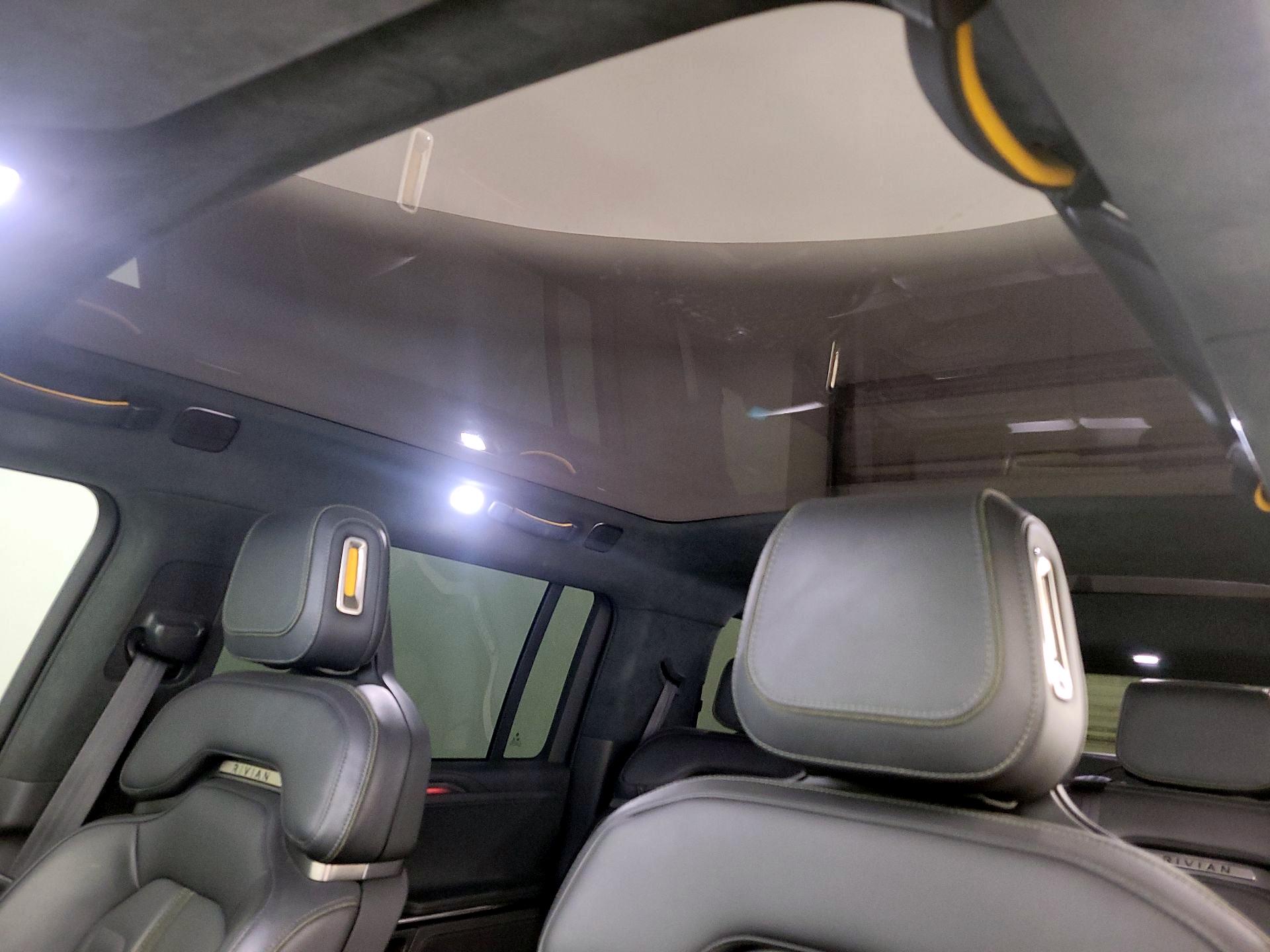 Thumbnail: 2023 Rivian R1S - 18