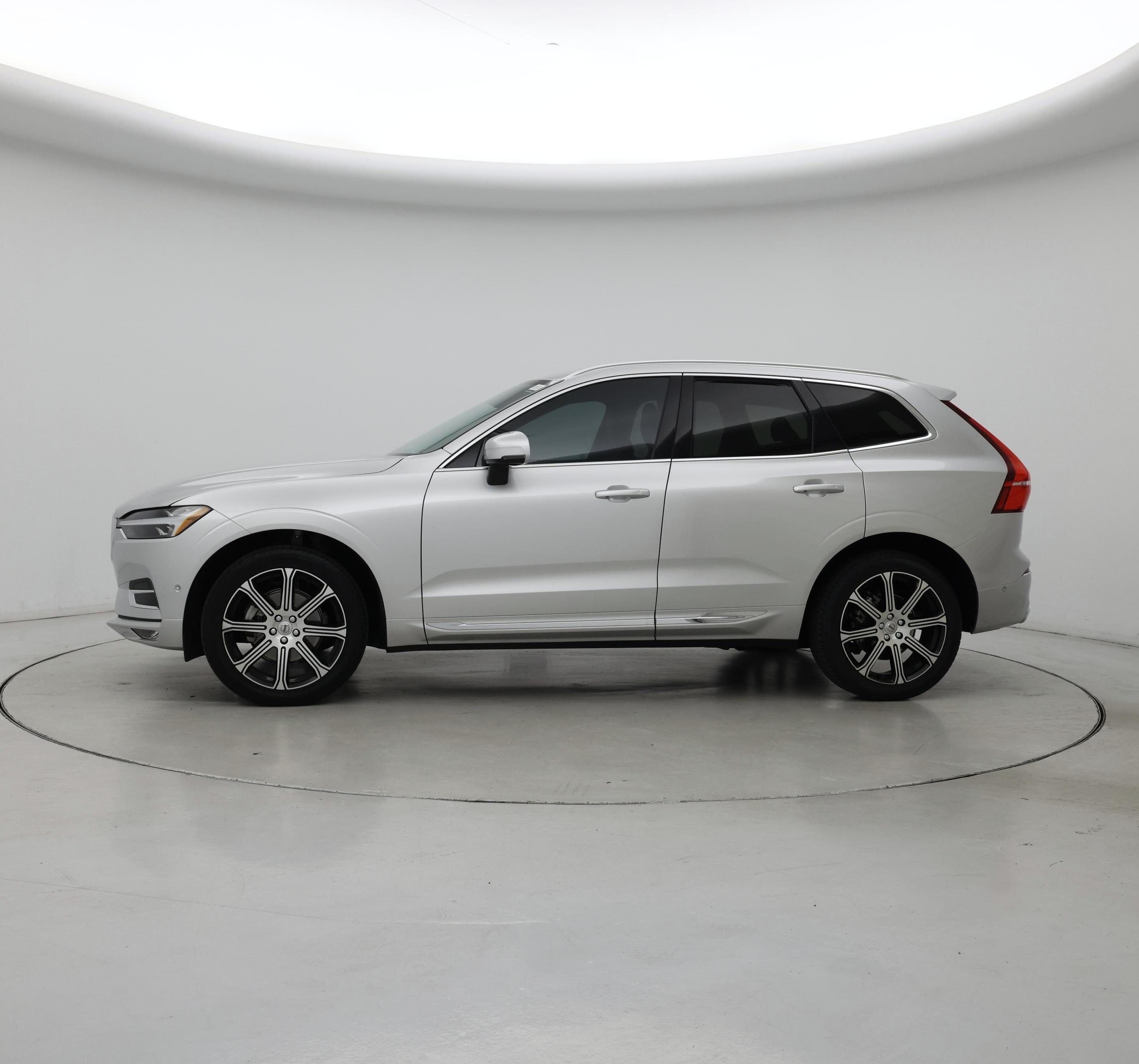 Thumbnail: 2021 Volvo XC60 - 3