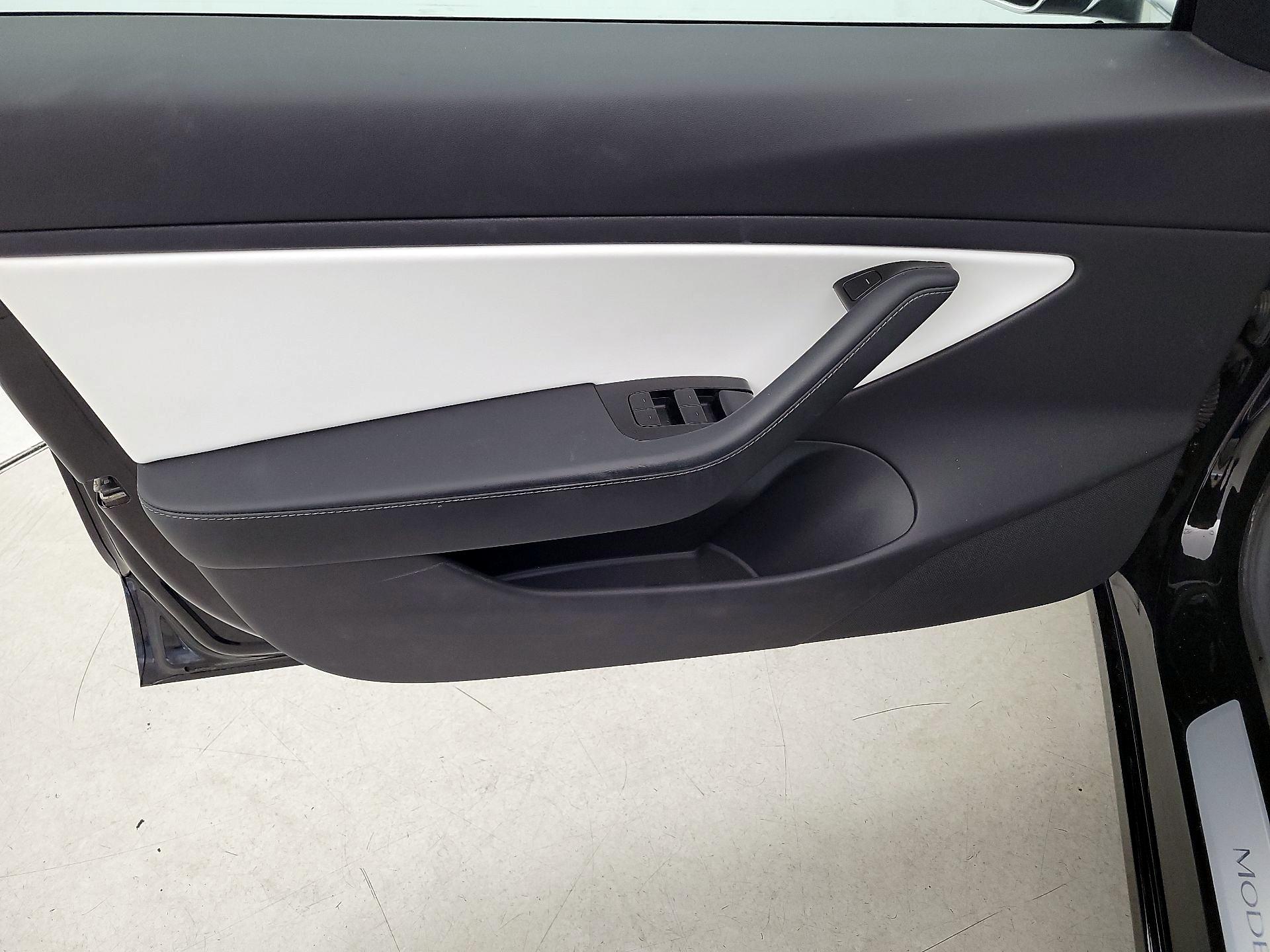 Thumbnail: 2019 Tesla Model 3 - 12