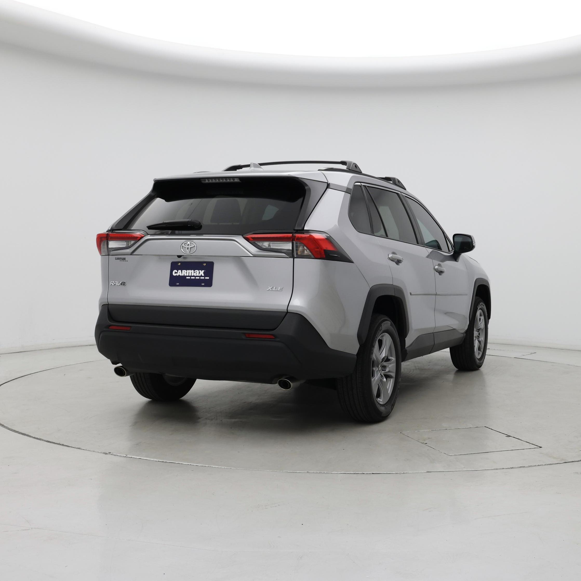 Thumbnail: 2022 Toyota RAV4 - 8