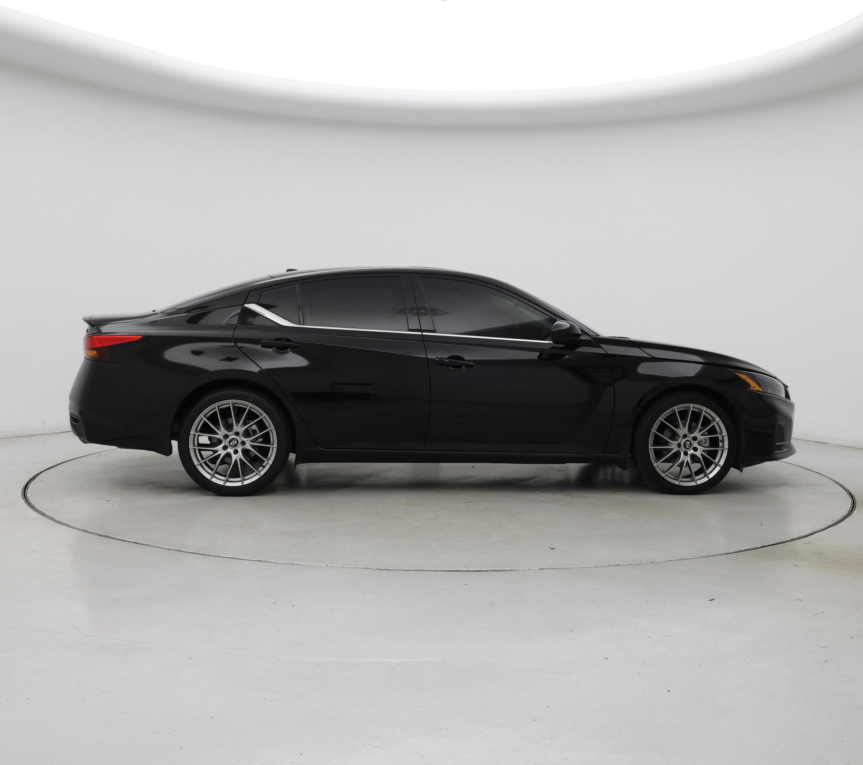 Thumbnail: 2023 Nissan Altima - 7