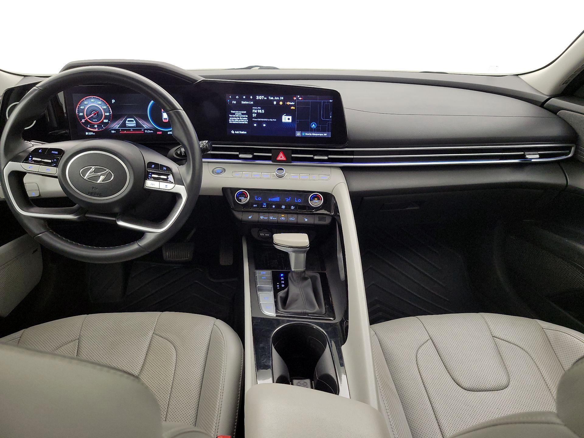 Thumbnail: 2022 Hyundai Elantra - 9