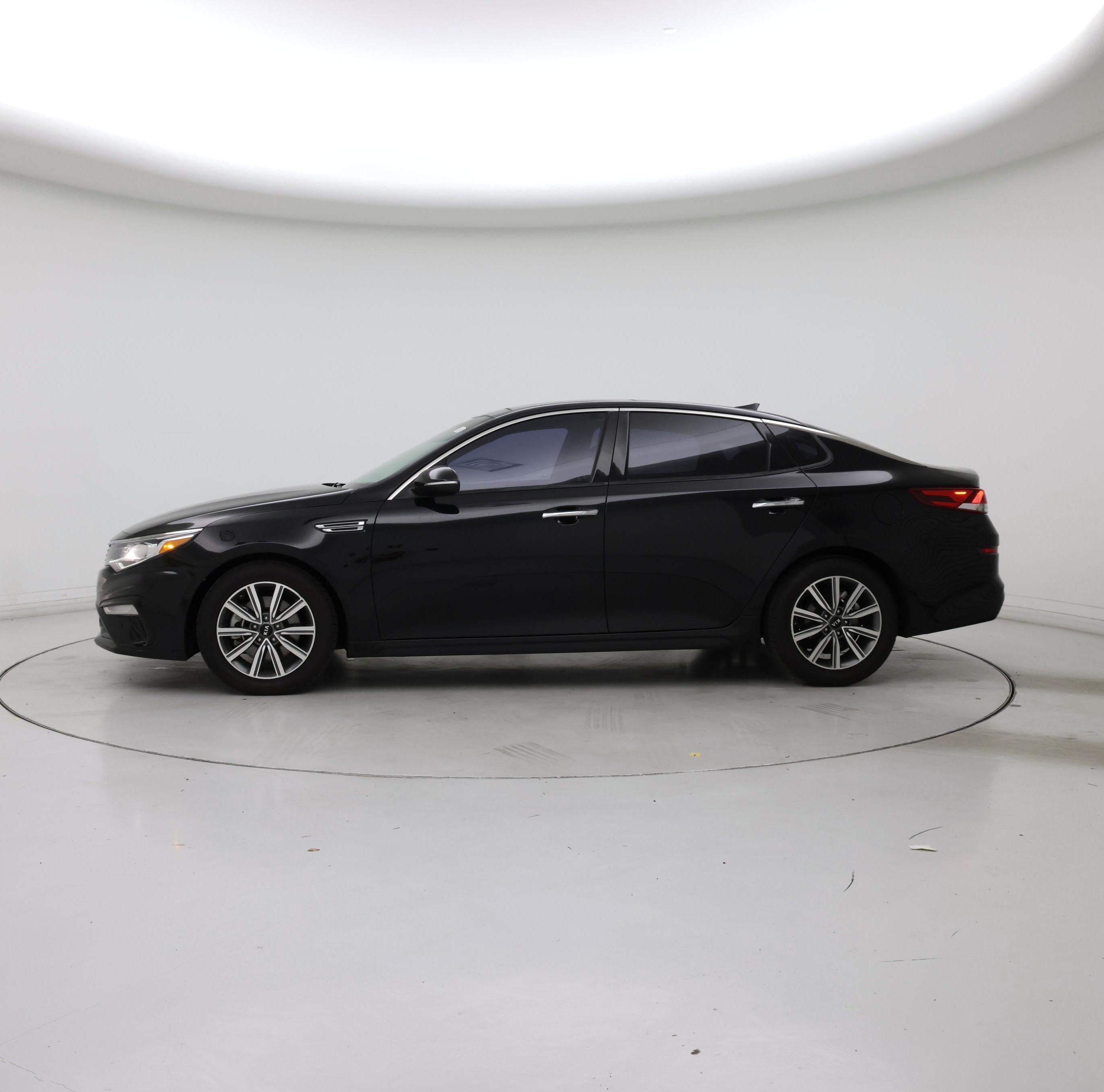 Thumbnail: 2020 Kia Optima - 3