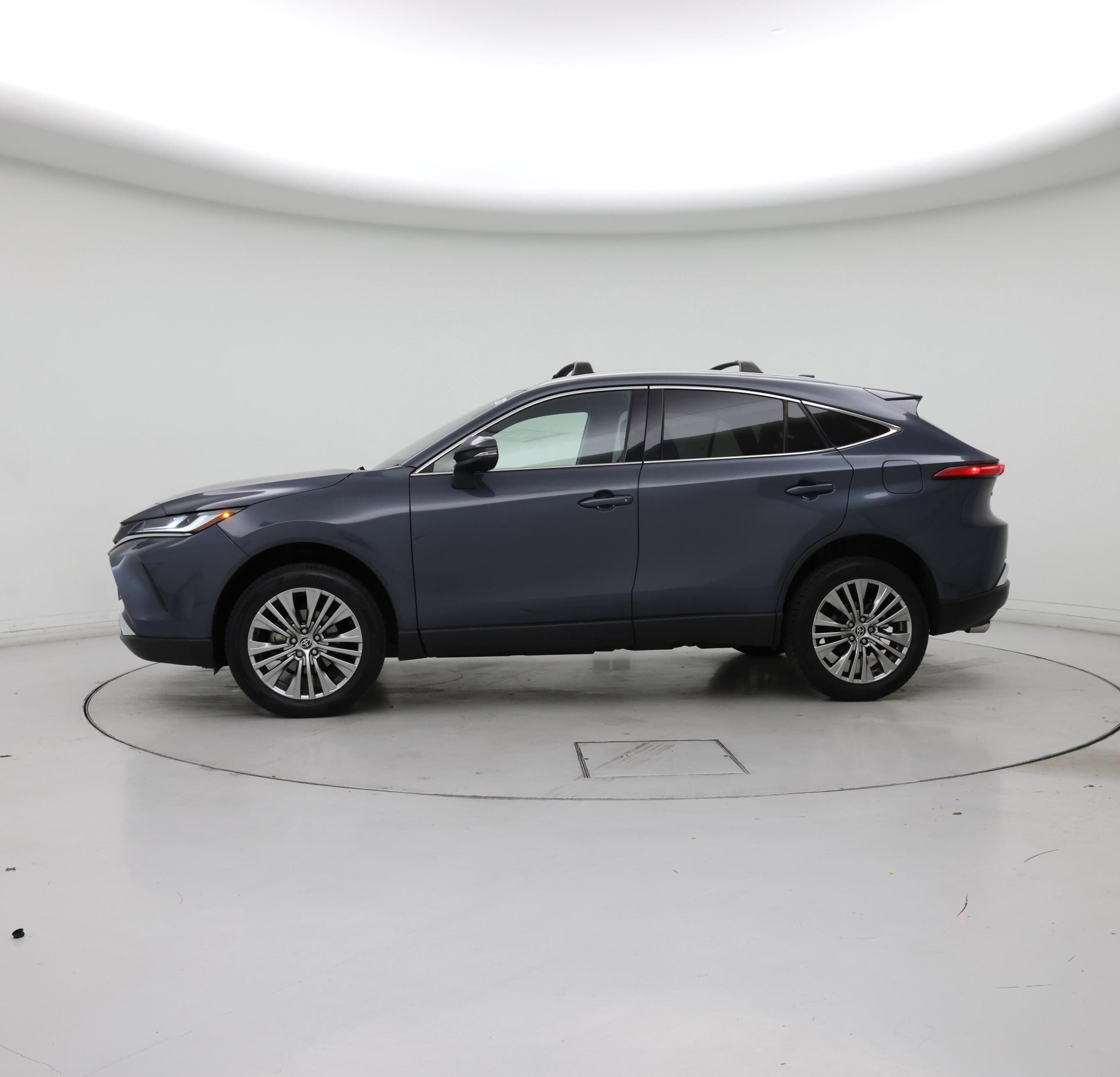 Thumbnail: 2022 Toyota Venza - 3