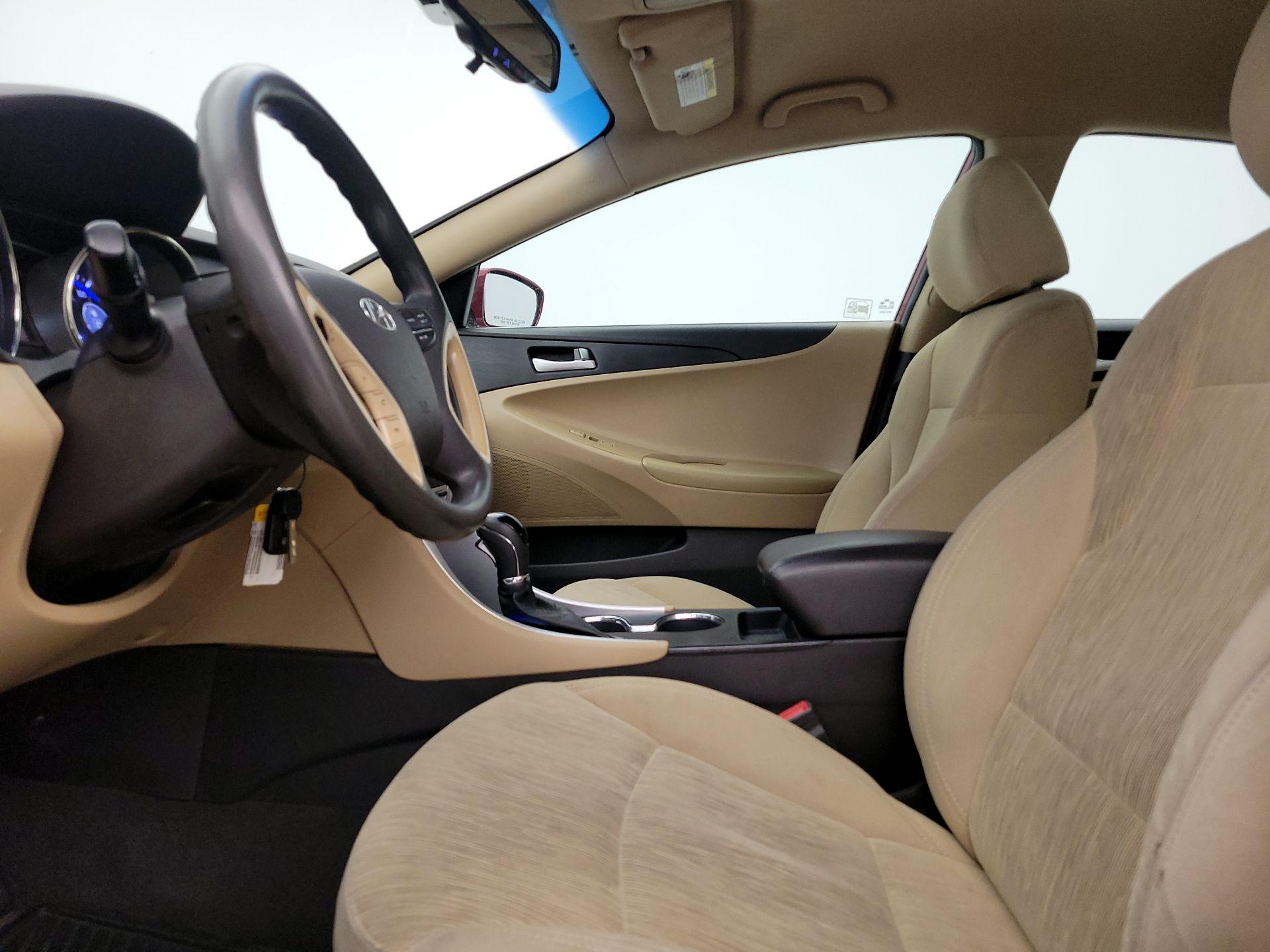 Thumbnail: 2013 Hyundai Sonata - 11