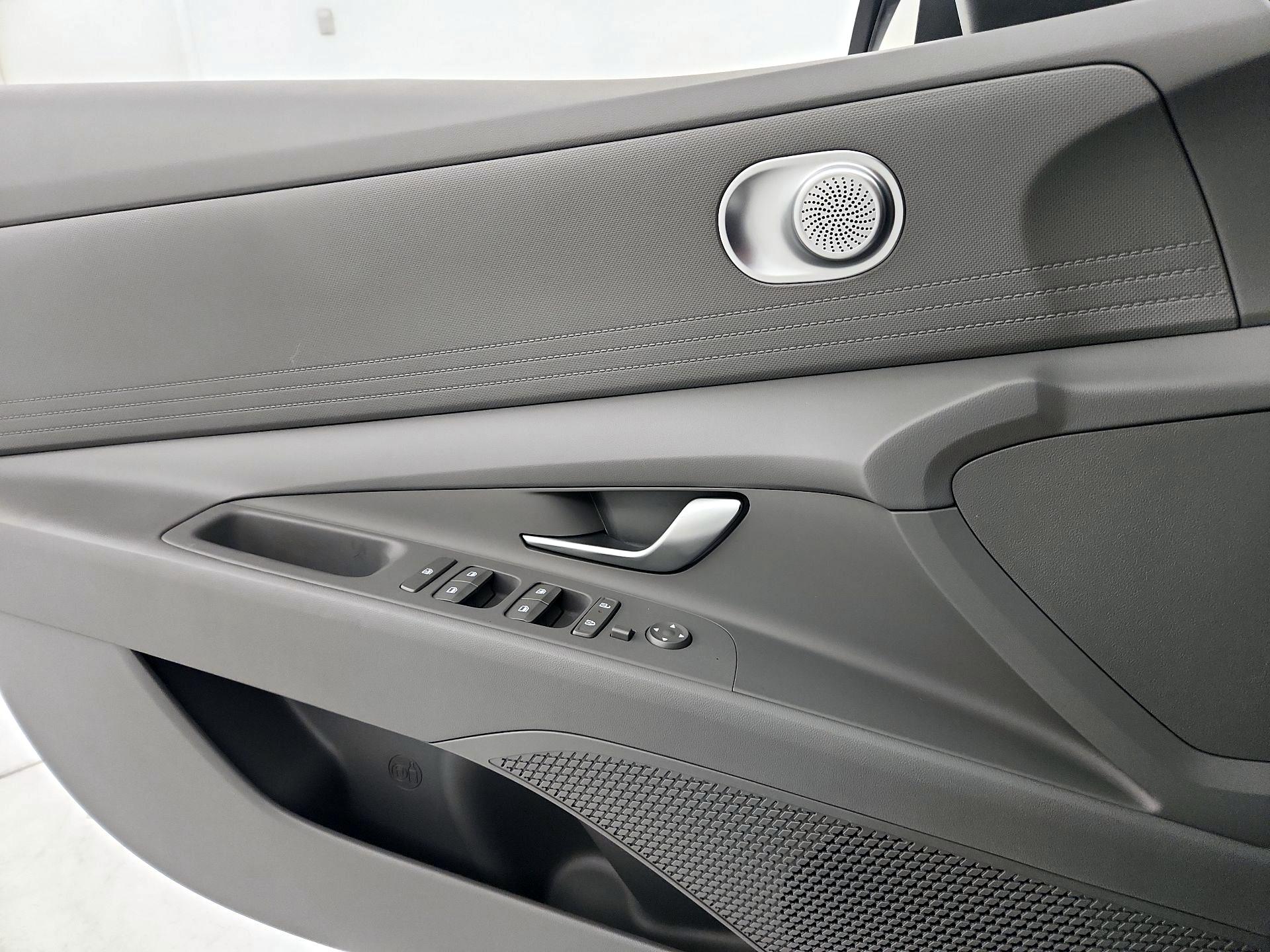 Thumbnail: 2024 Hyundai Elantra - 12