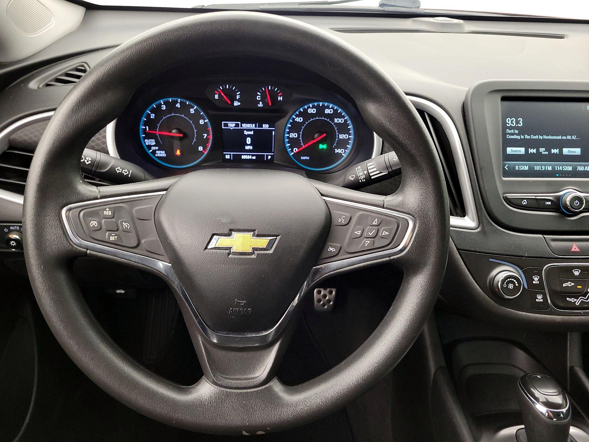 Thumbnail: 2016 Chevrolet Malibu - 10