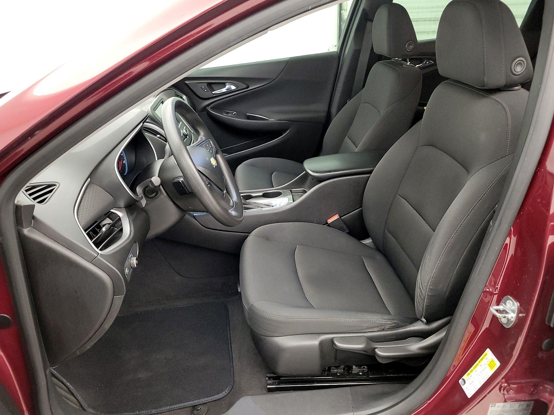 Thumbnail: 2016 Chevrolet Malibu - 11