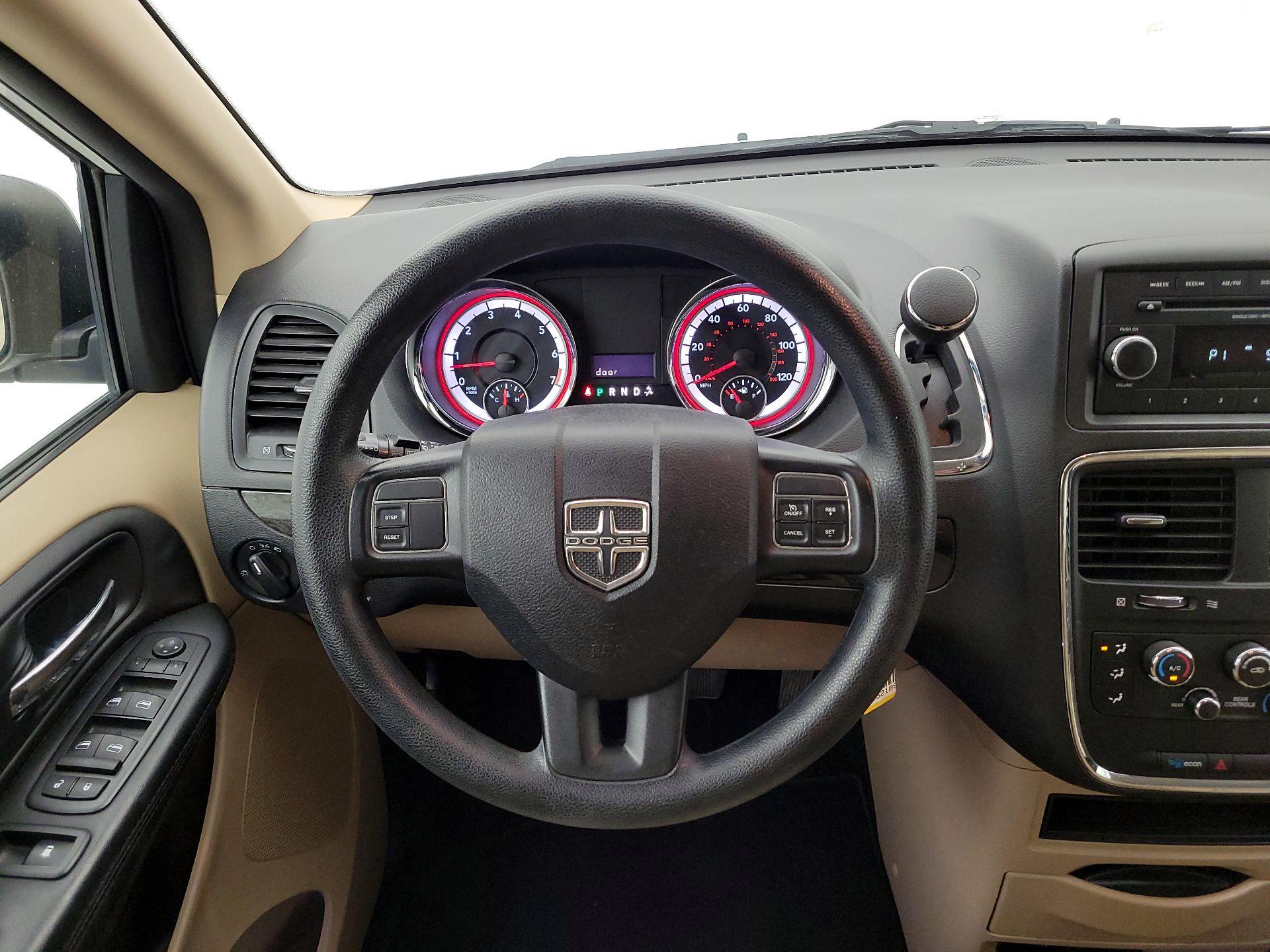 Thumbnail: 2016 Dodge Grand Caravan - 10