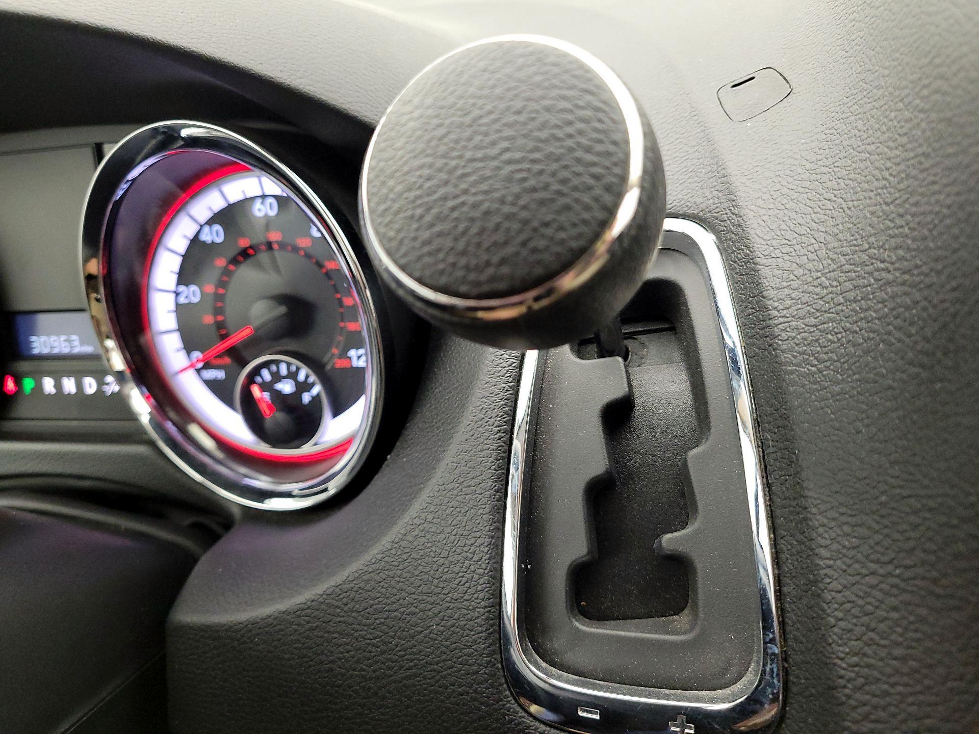 Thumbnail: 2016 Dodge Grand Caravan - 16