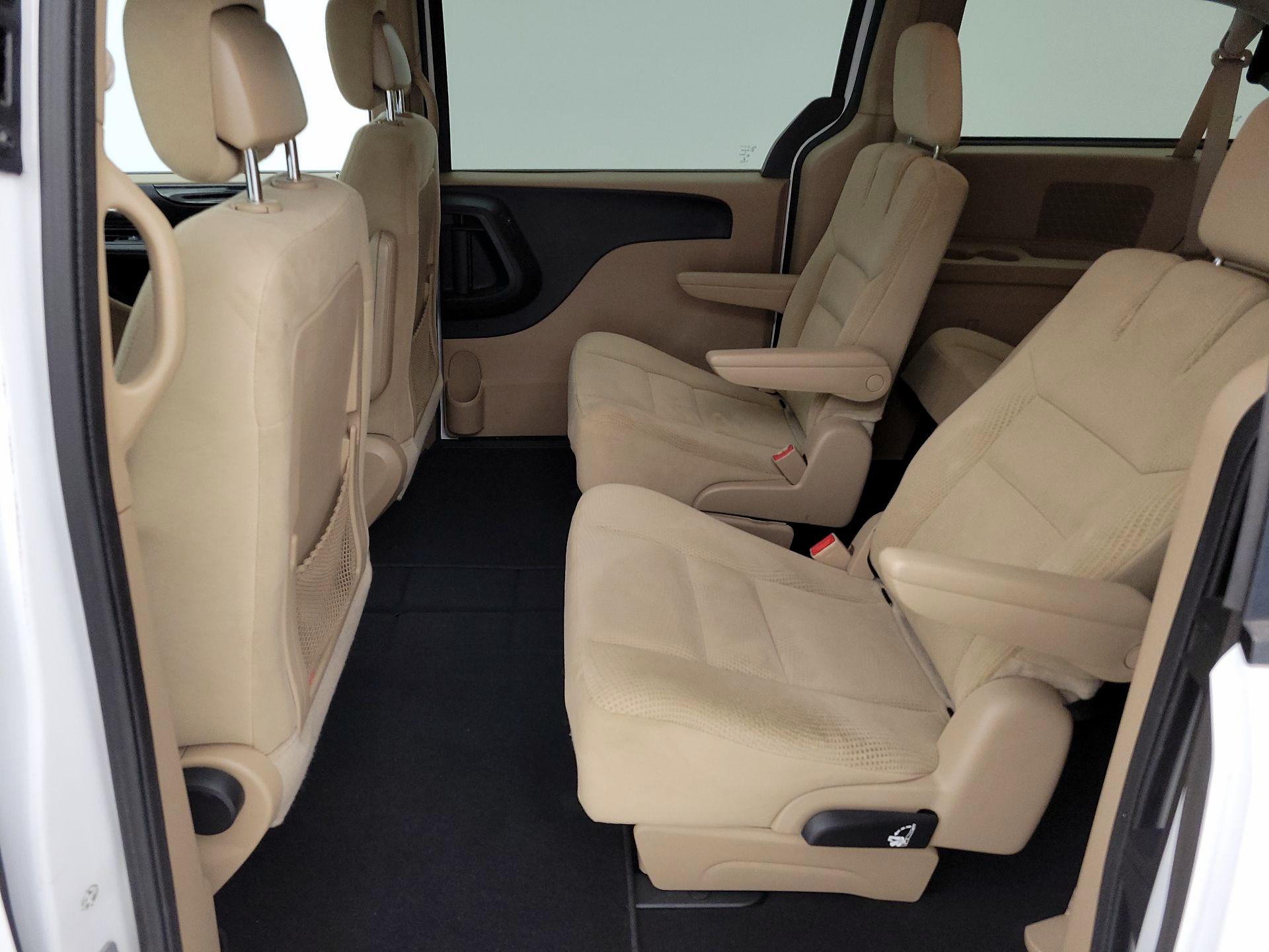Thumbnail: 2016 Dodge Grand Caravan - 18