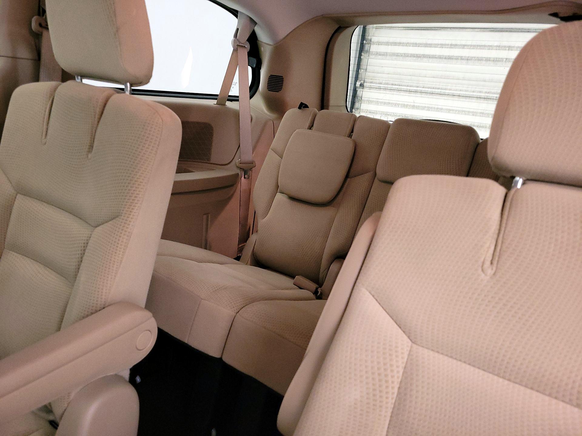 Thumbnail: 2016 Dodge Grand Caravan - 19