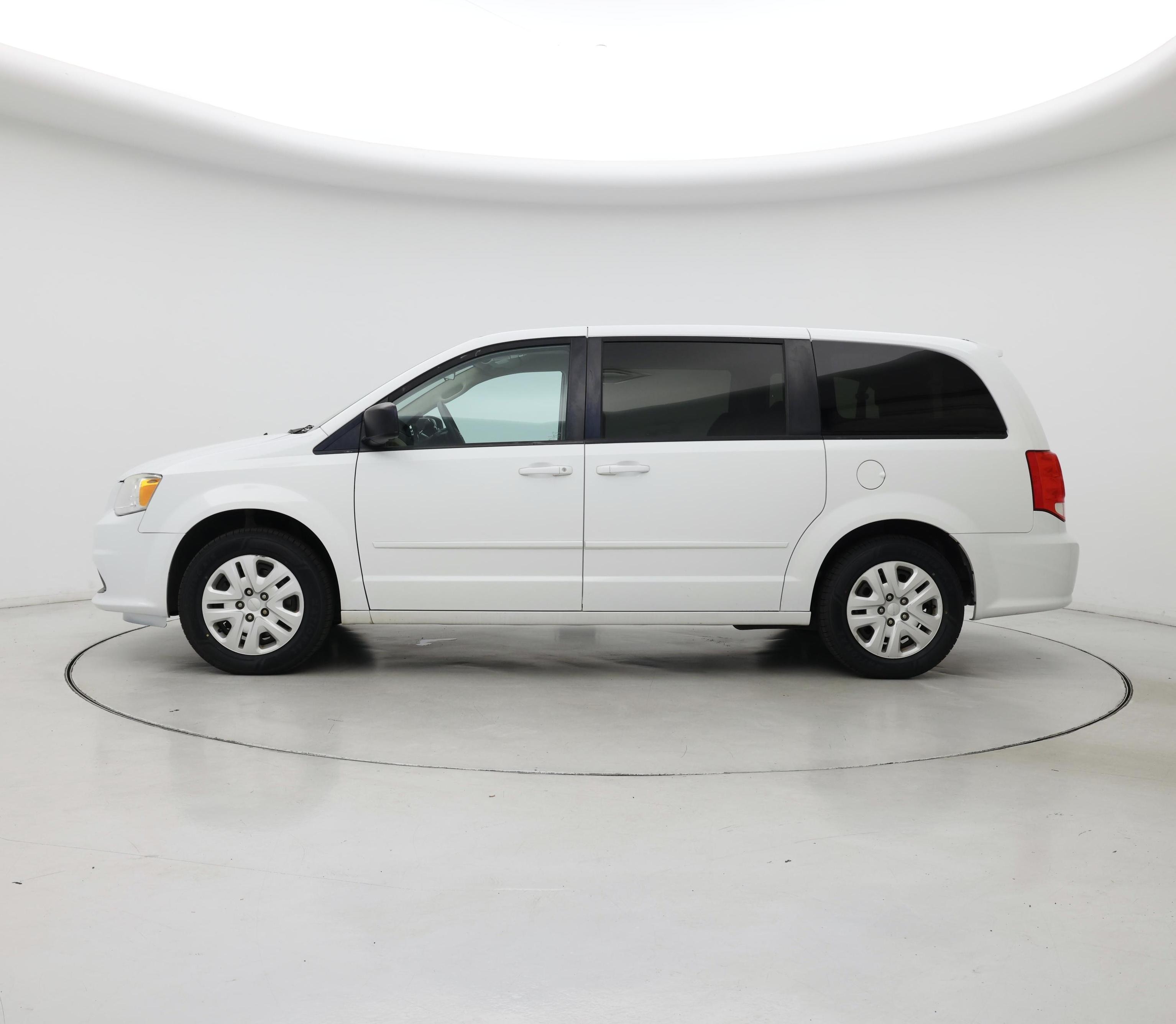 Thumbnail: 2016 Dodge Grand Caravan - 3
